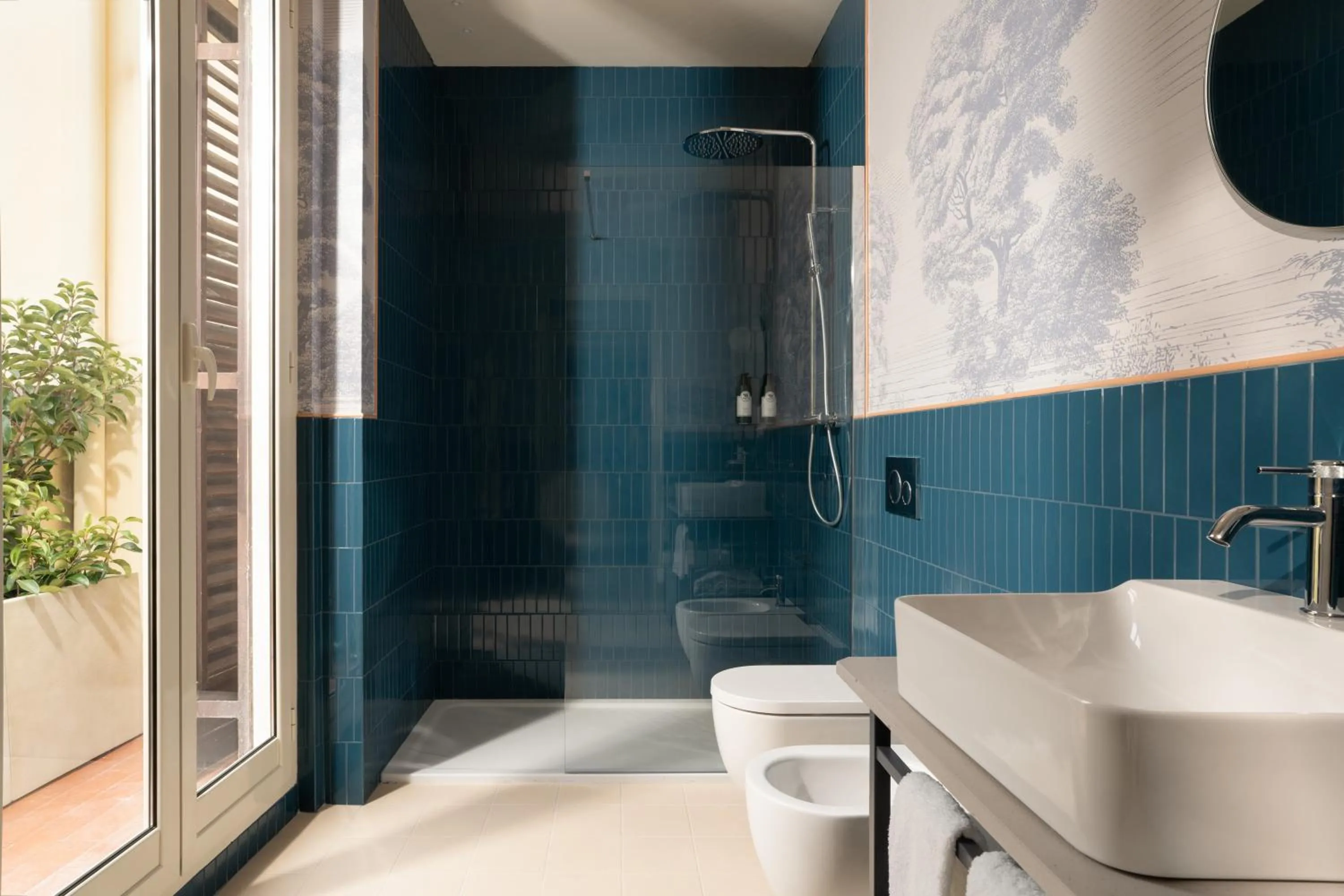 Shower in Cloud 7 Roma Hotel