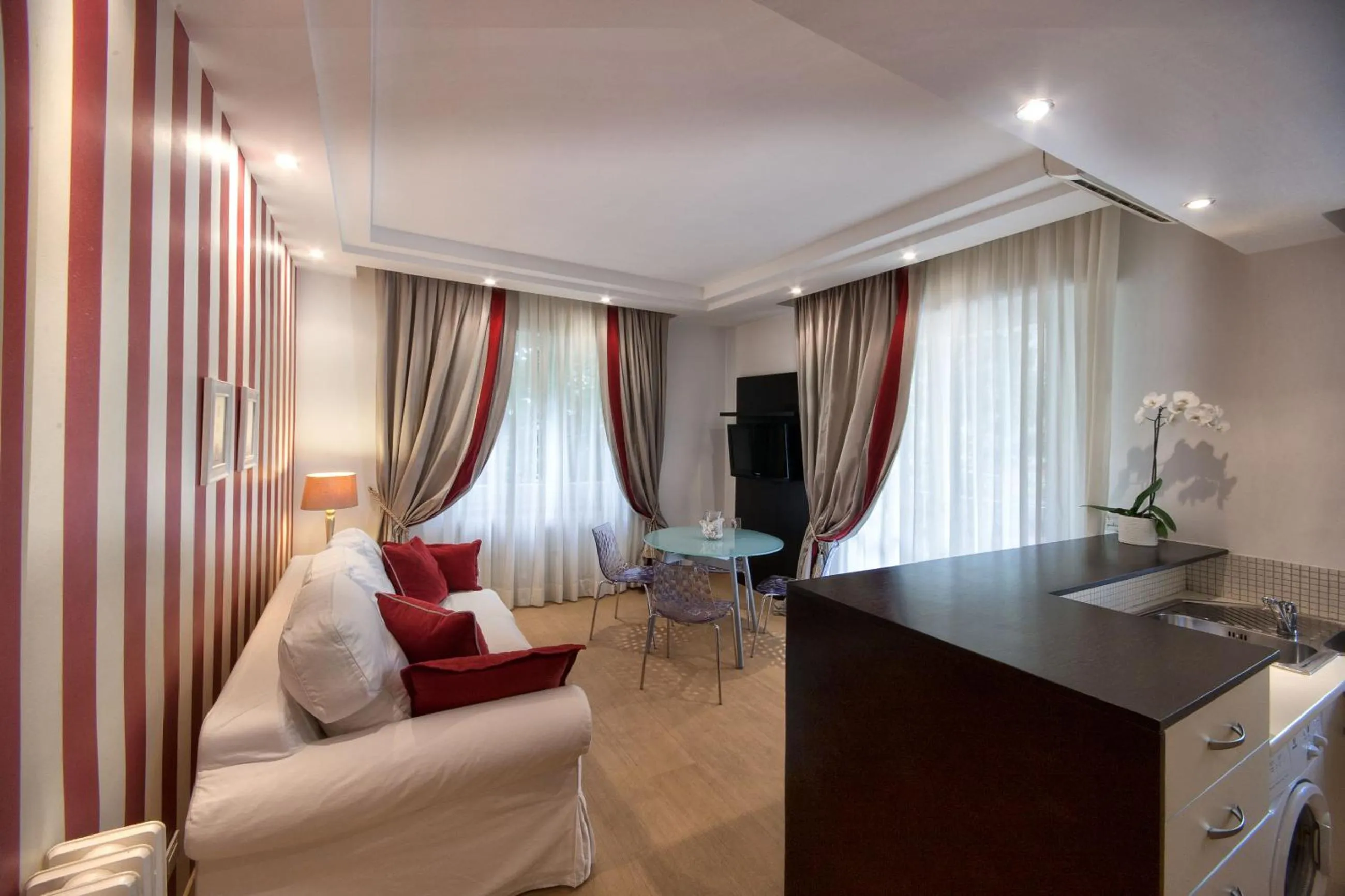 Photo of the whole room in Residence Lungomare - Charming apartments