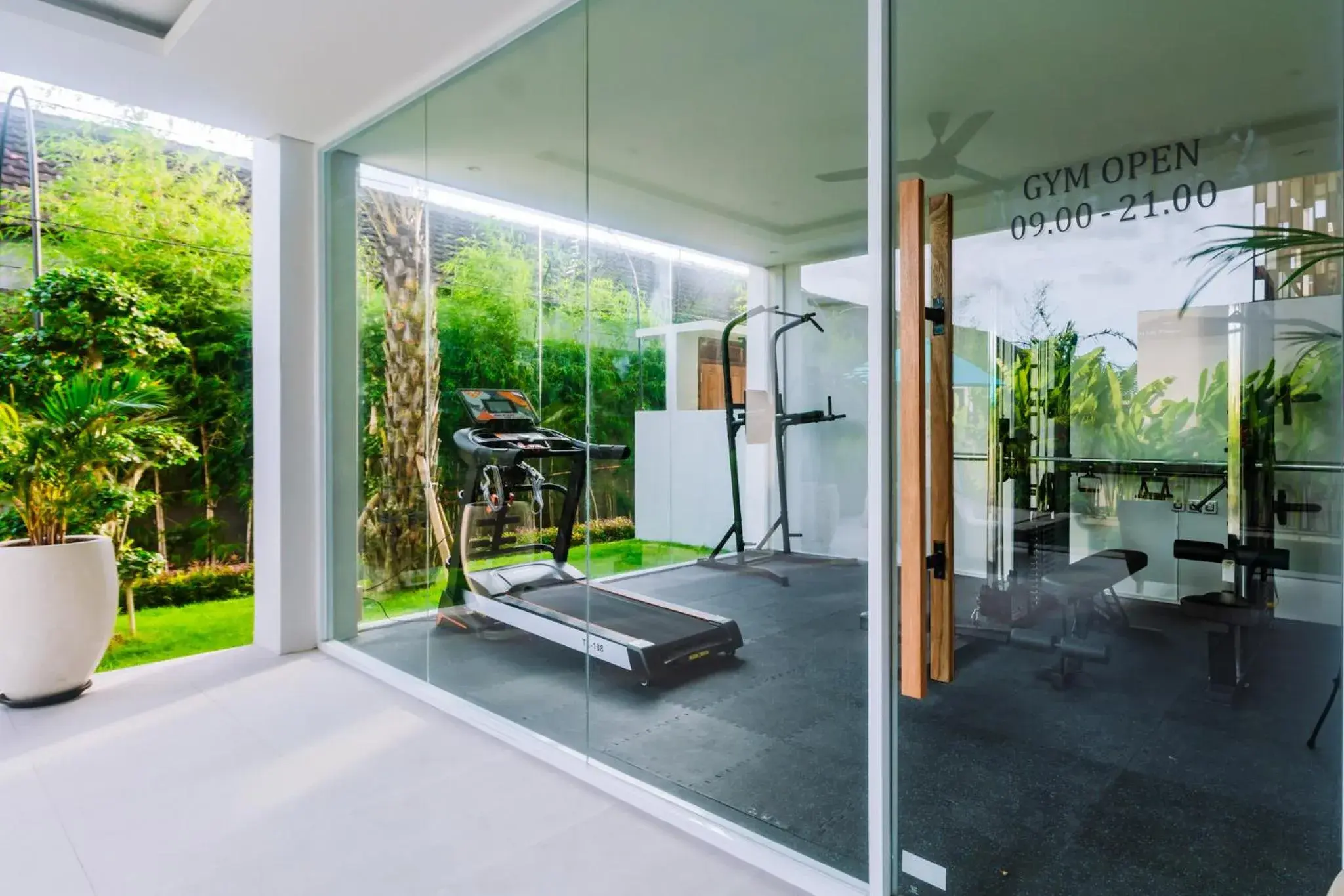 Fitness centre/facilities in Campbar 4 by AGATA Fitness centre/facilities in Campbar 4 by AGATA