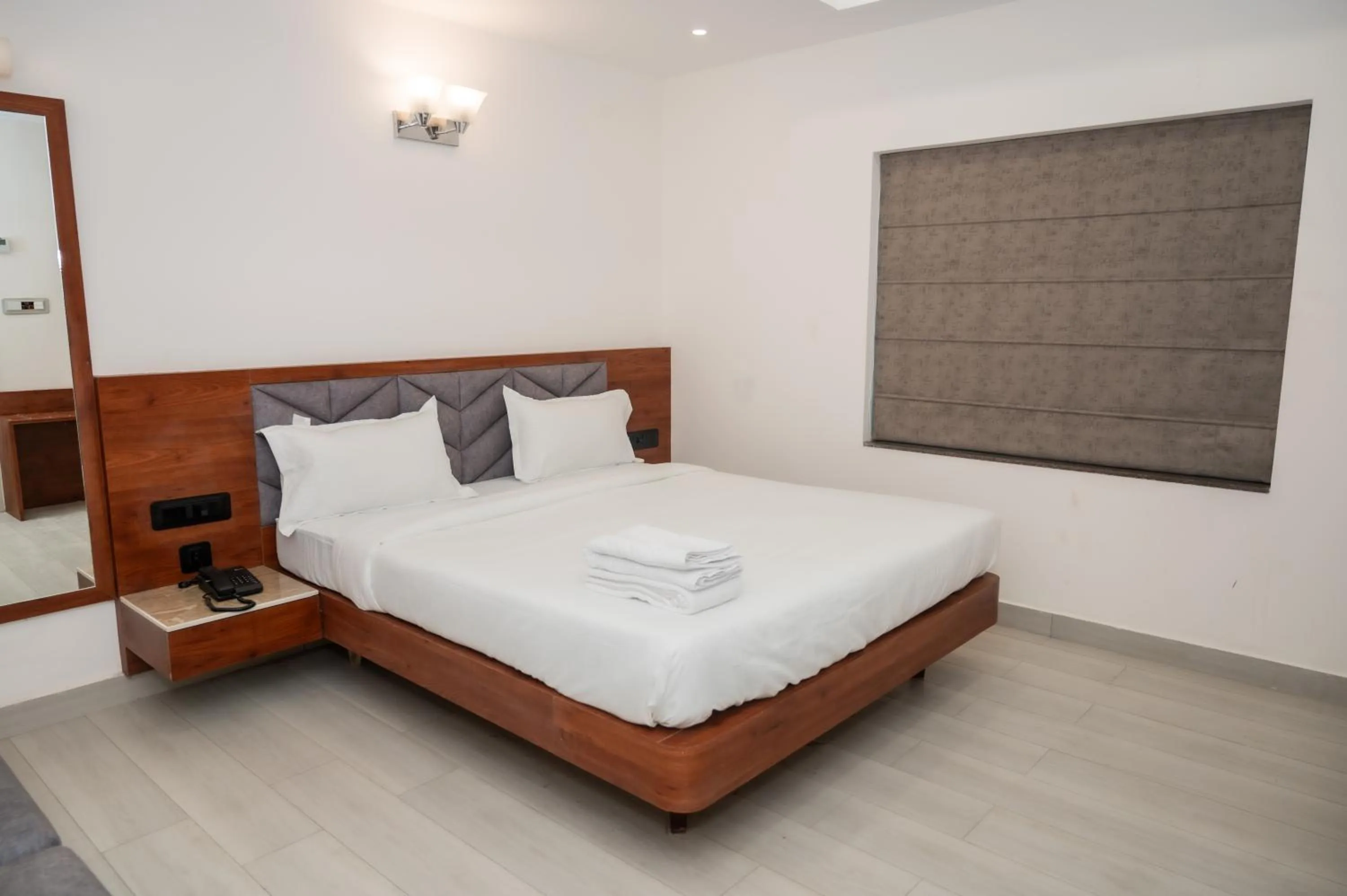 Bed in Gold Inn Exotica