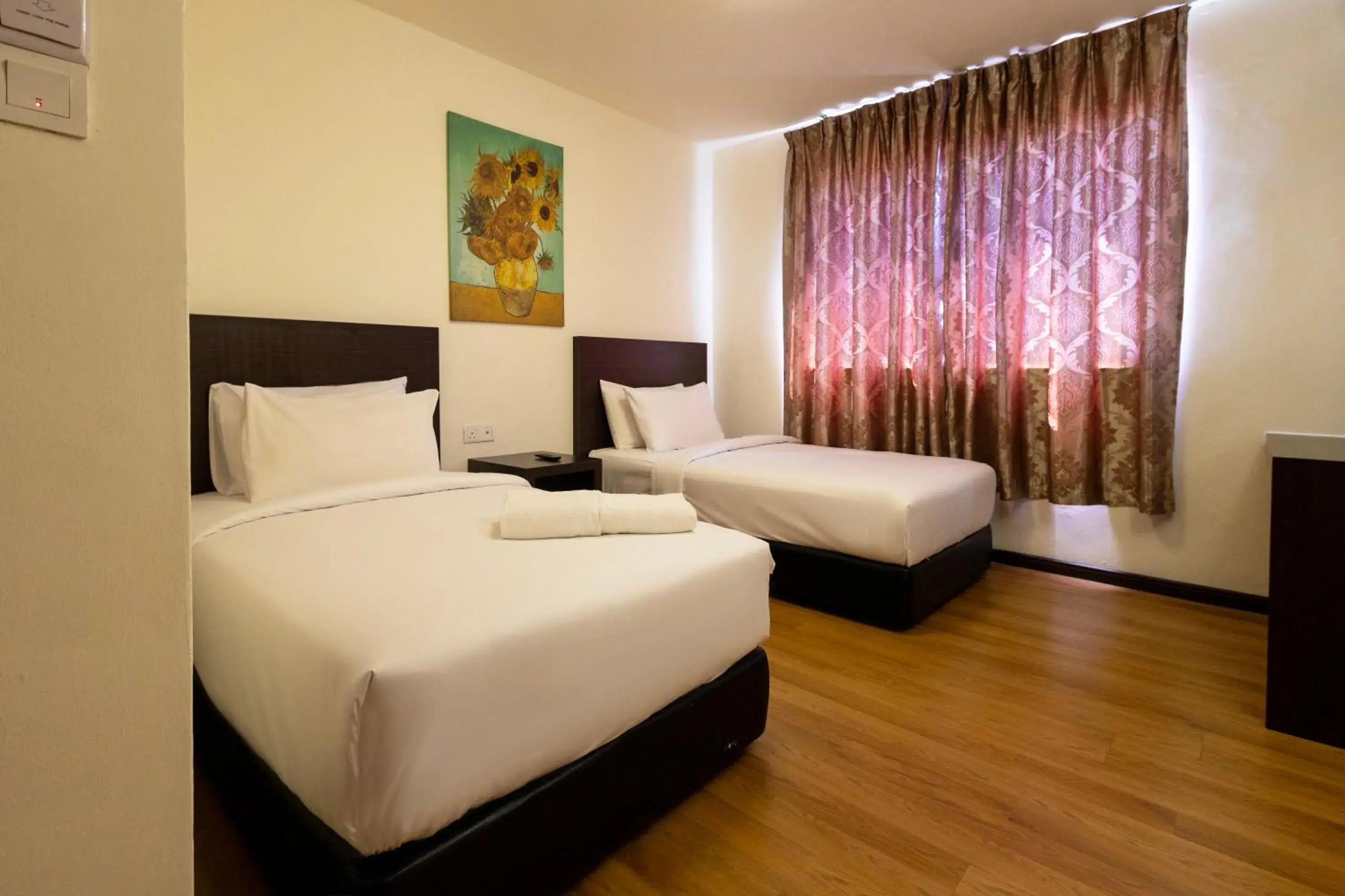 Photo of the whole room, Bed in De Swift Hotel Photo of the whole room, Bed in De Swift Hotel