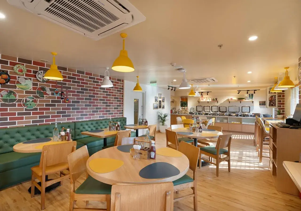 Restaurant/places to eat in Bloom Hotel Saki Vihar Powai Restaurant/places to eat in Bloom Hotel Saki Vihar Powai