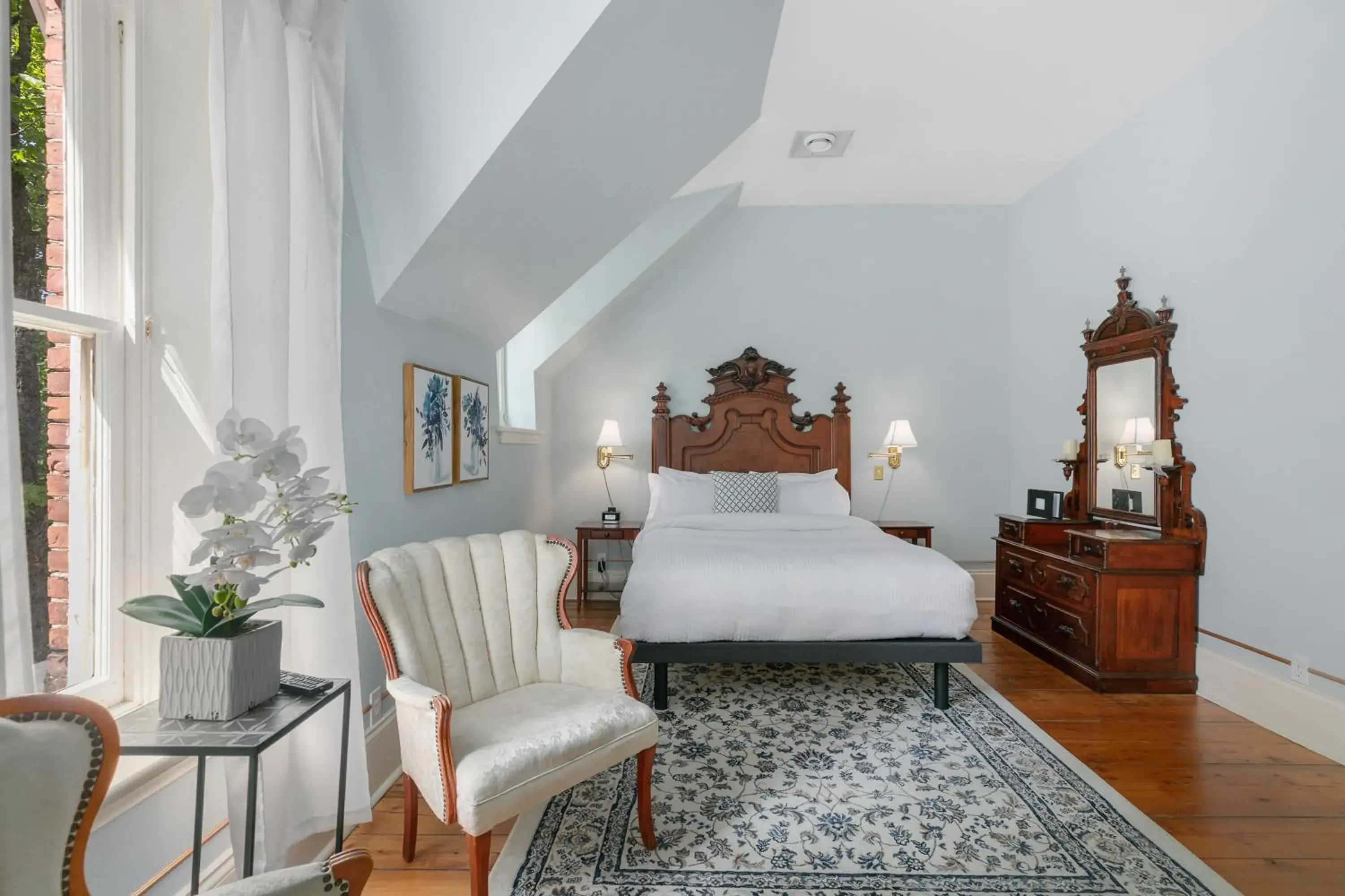 Queen Room in Manoir Sweetsburg Queen Room in Manoir Sweetsburg