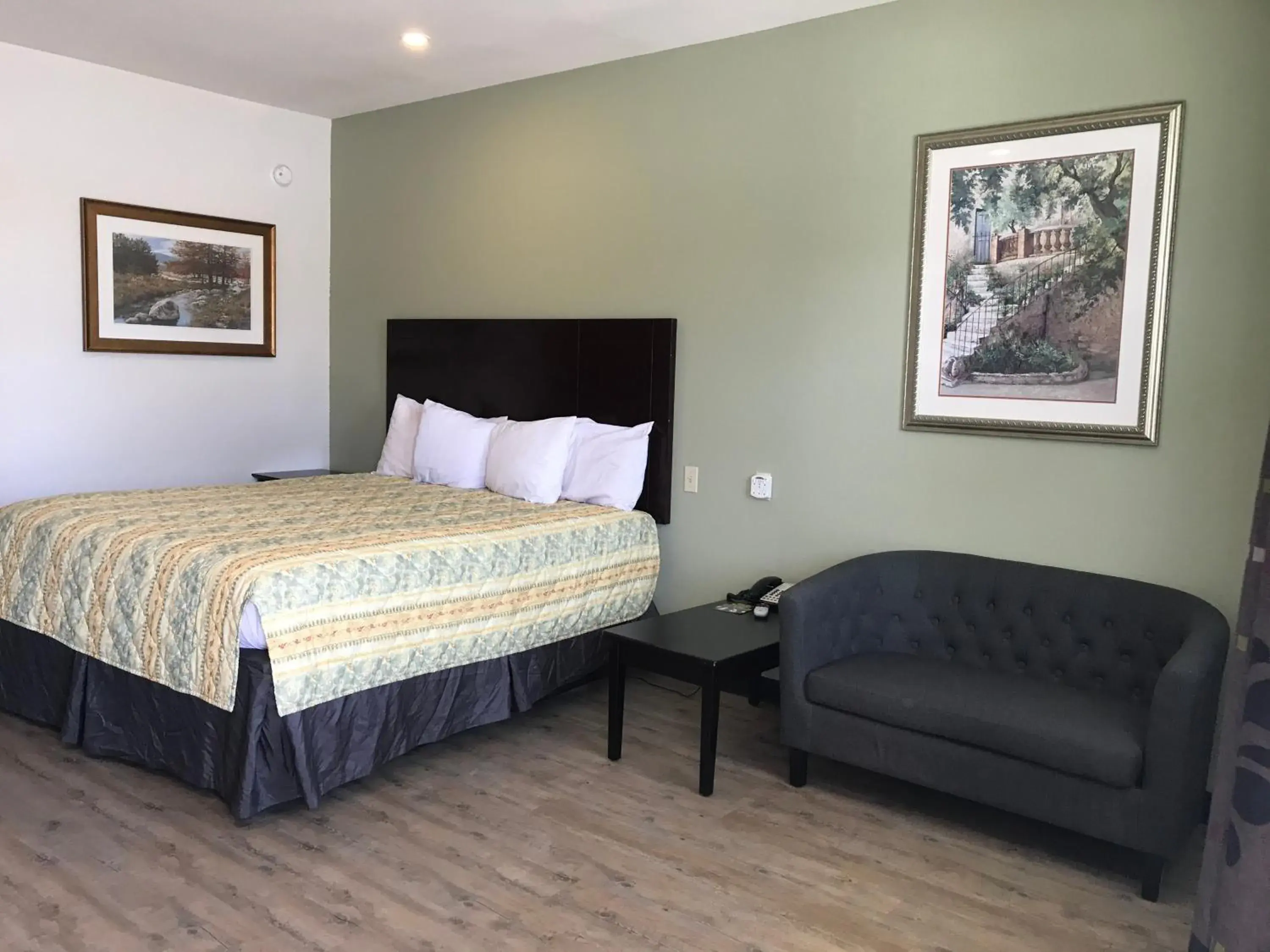 Photo of the whole room, Bed in Big Lake Inn and Suites Photo of the whole room, Bed in Big Lake Inn and Suites