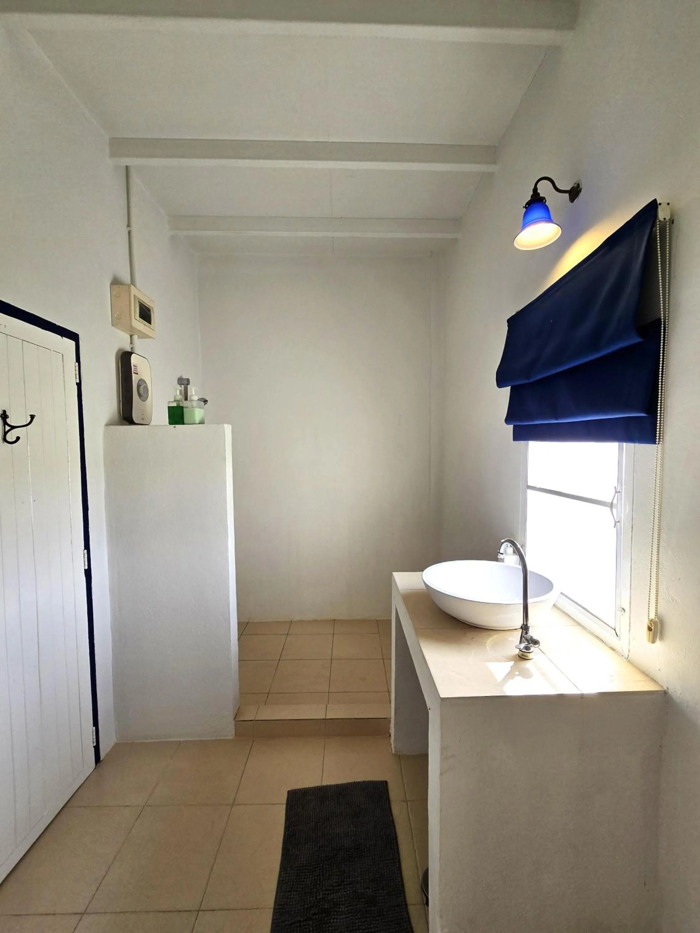 Shower in Arthit -Tara Lodge