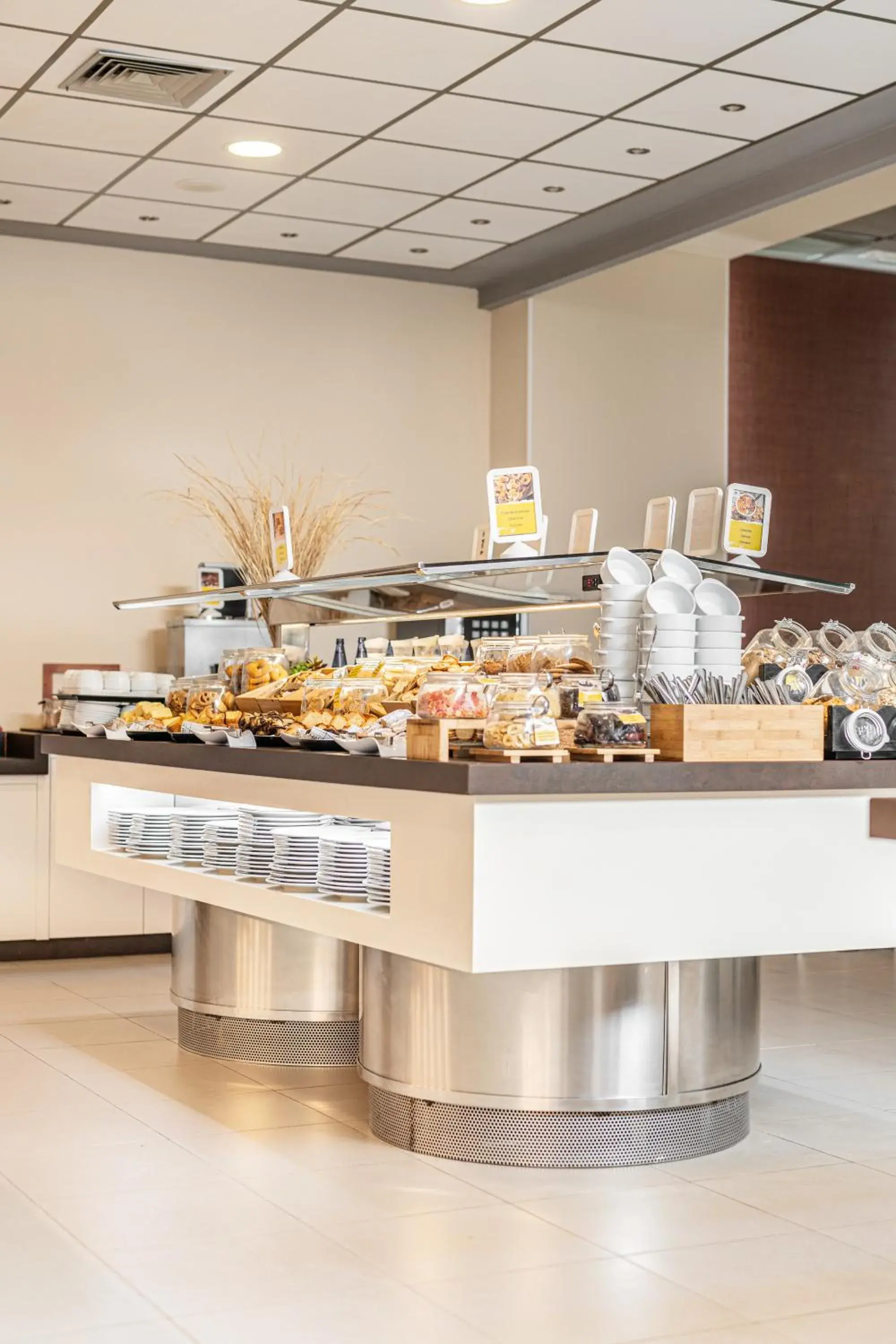 Restaurant/places to eat in RH Don Carlos & Spa Restaurant/places to eat in RH Don Carlos & Spa