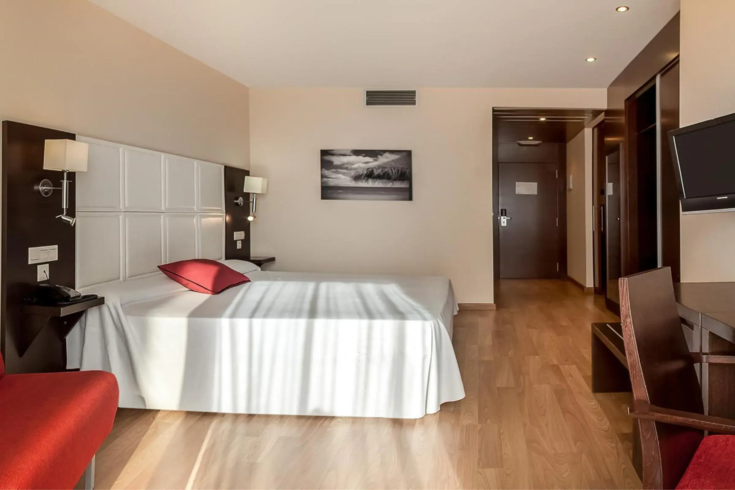 Bed in RH Don Carlos & Spa Bed in RH Don Carlos & Spa