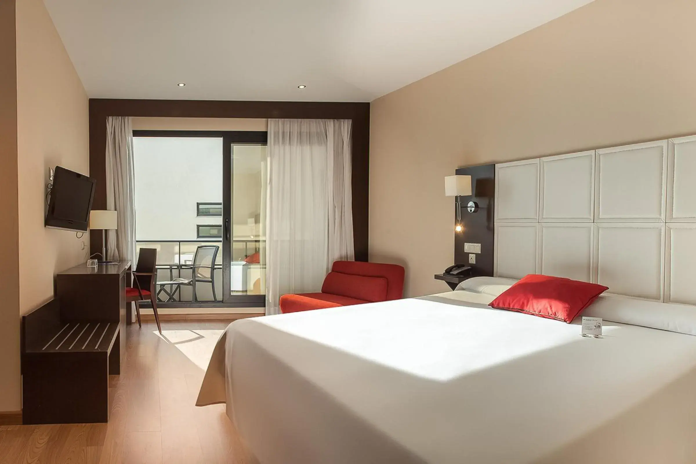 Bed in RH Don Carlos & Spa Bed in RH Don Carlos & Spa