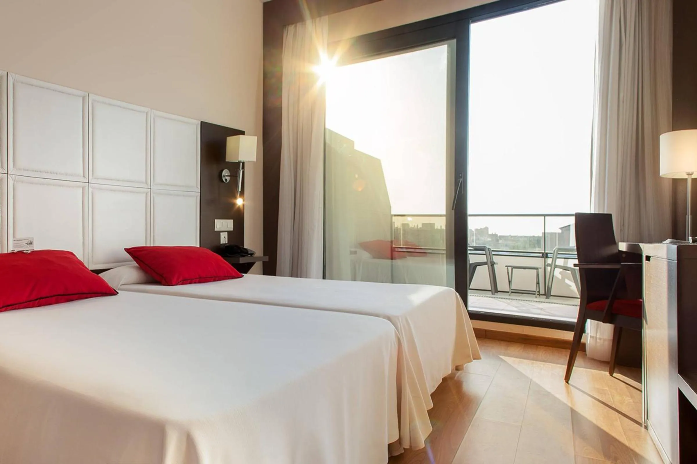 Bedroom, Bed in RH Don Carlos & Spa