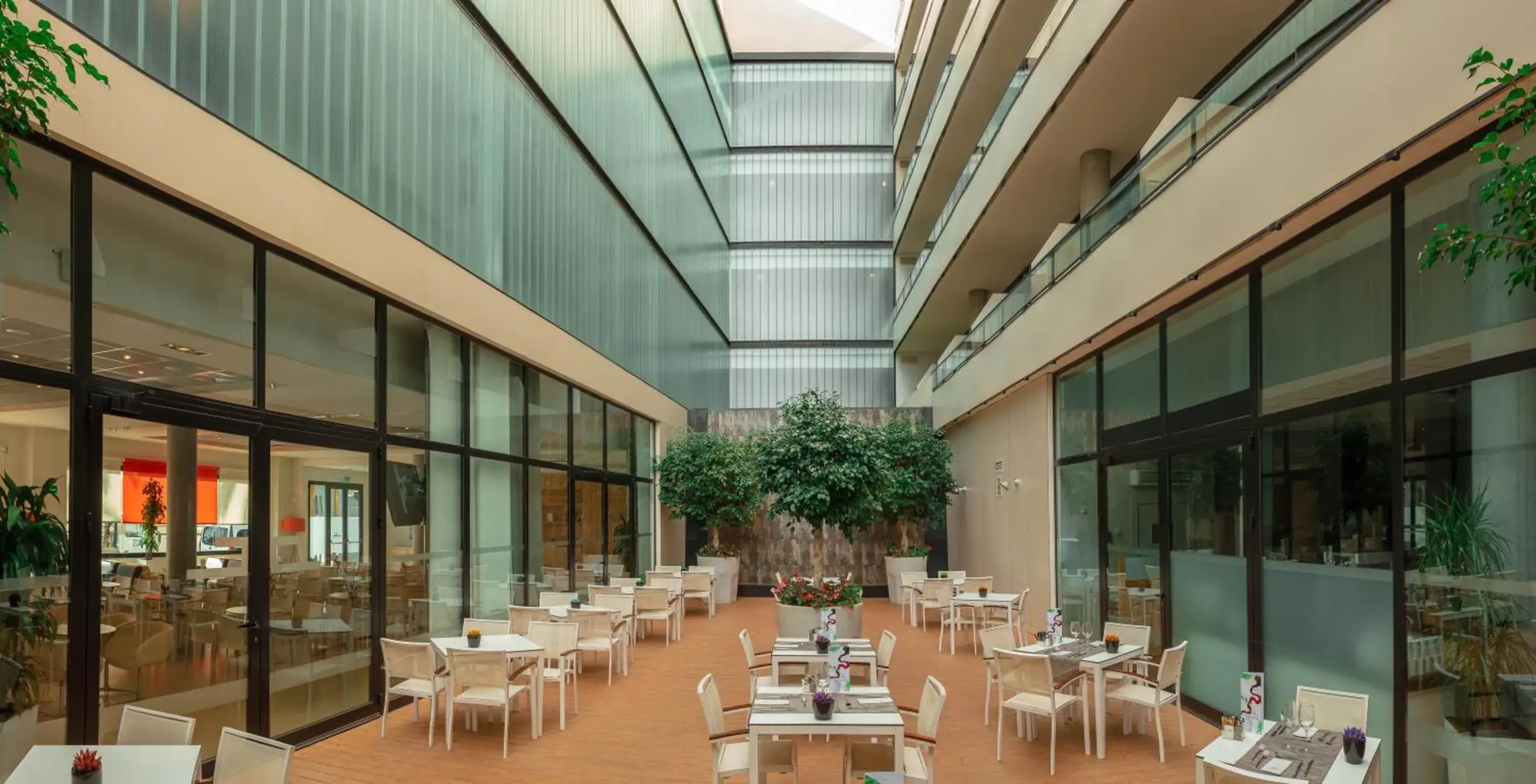 Restaurant/places to eat in RH Don Carlos & Spa Restaurant/places to eat in RH Don Carlos & Spa