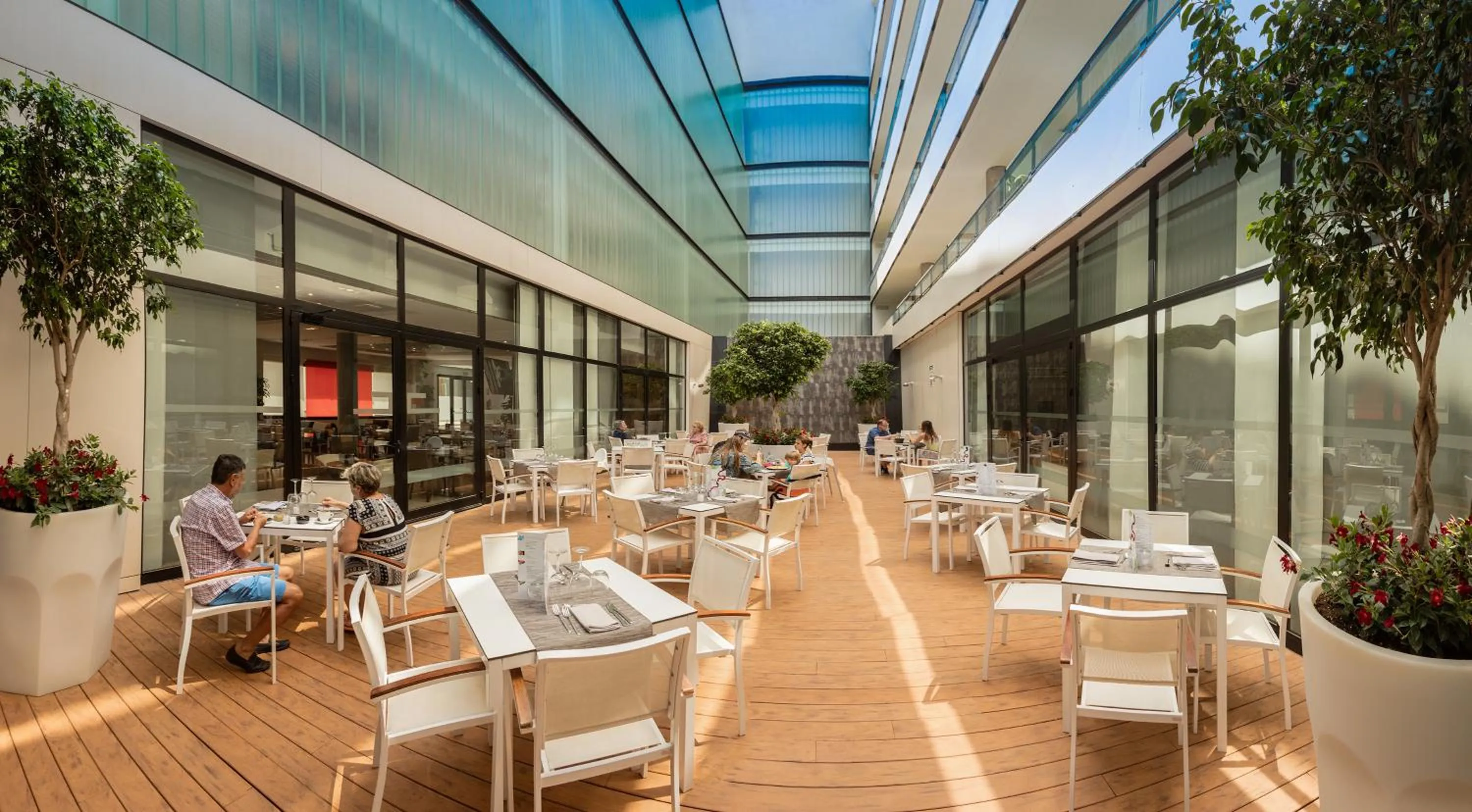 Restaurant/places to eat in RH Don Carlos & Spa