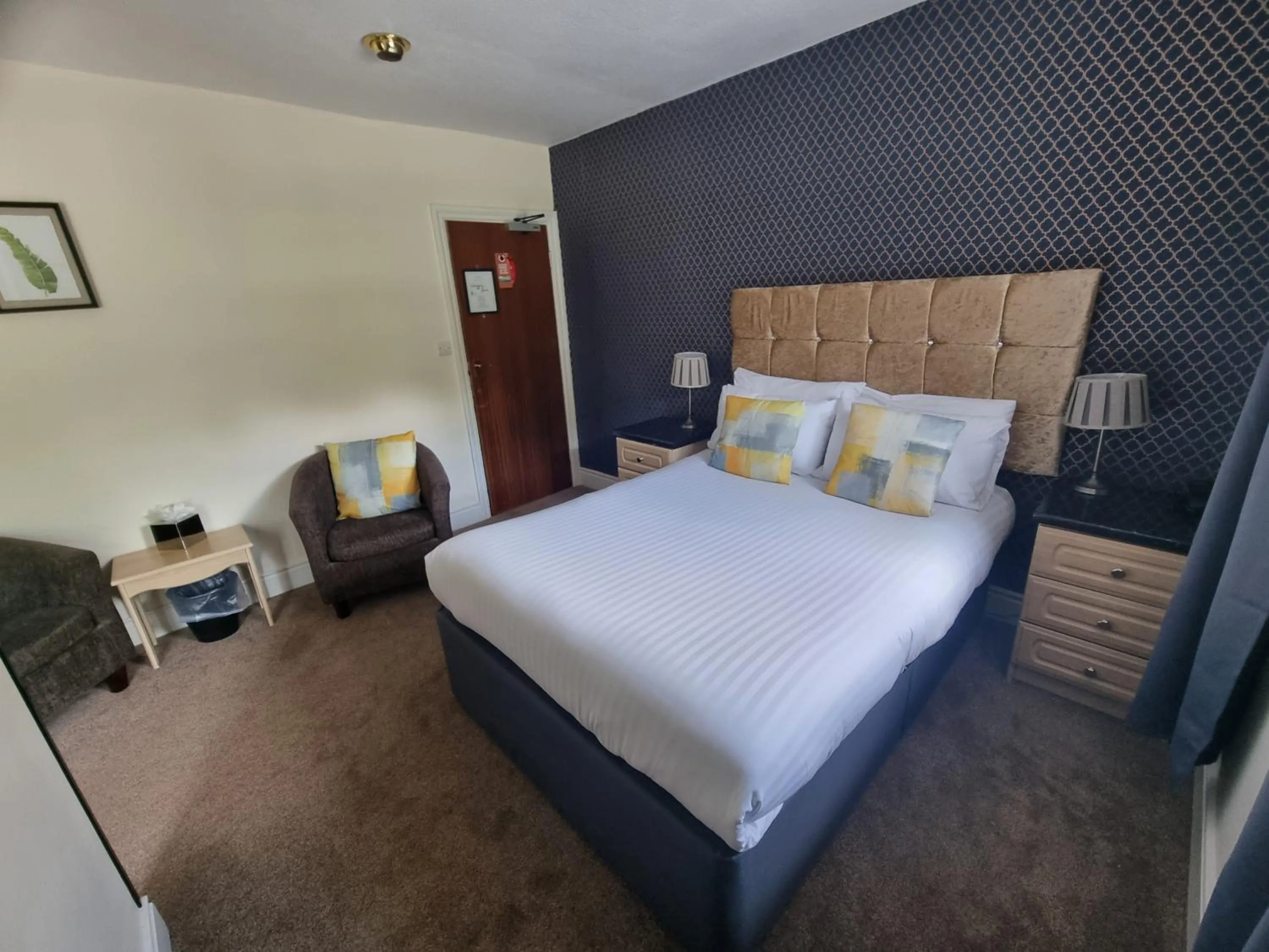 Bedroom, Bed in Skelwith Bridge Hotel