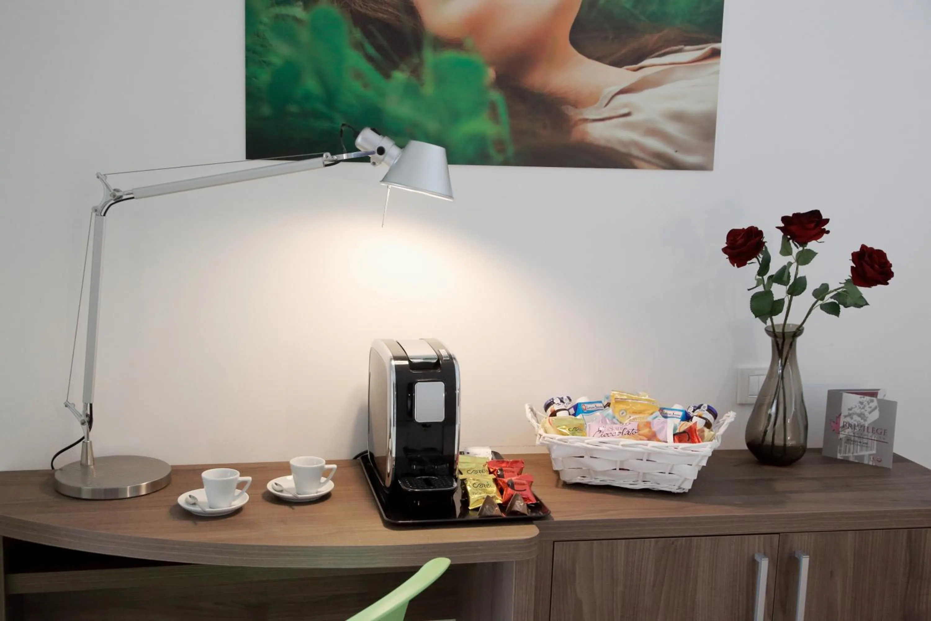 Coffee/tea facilities in Privilege Apartments