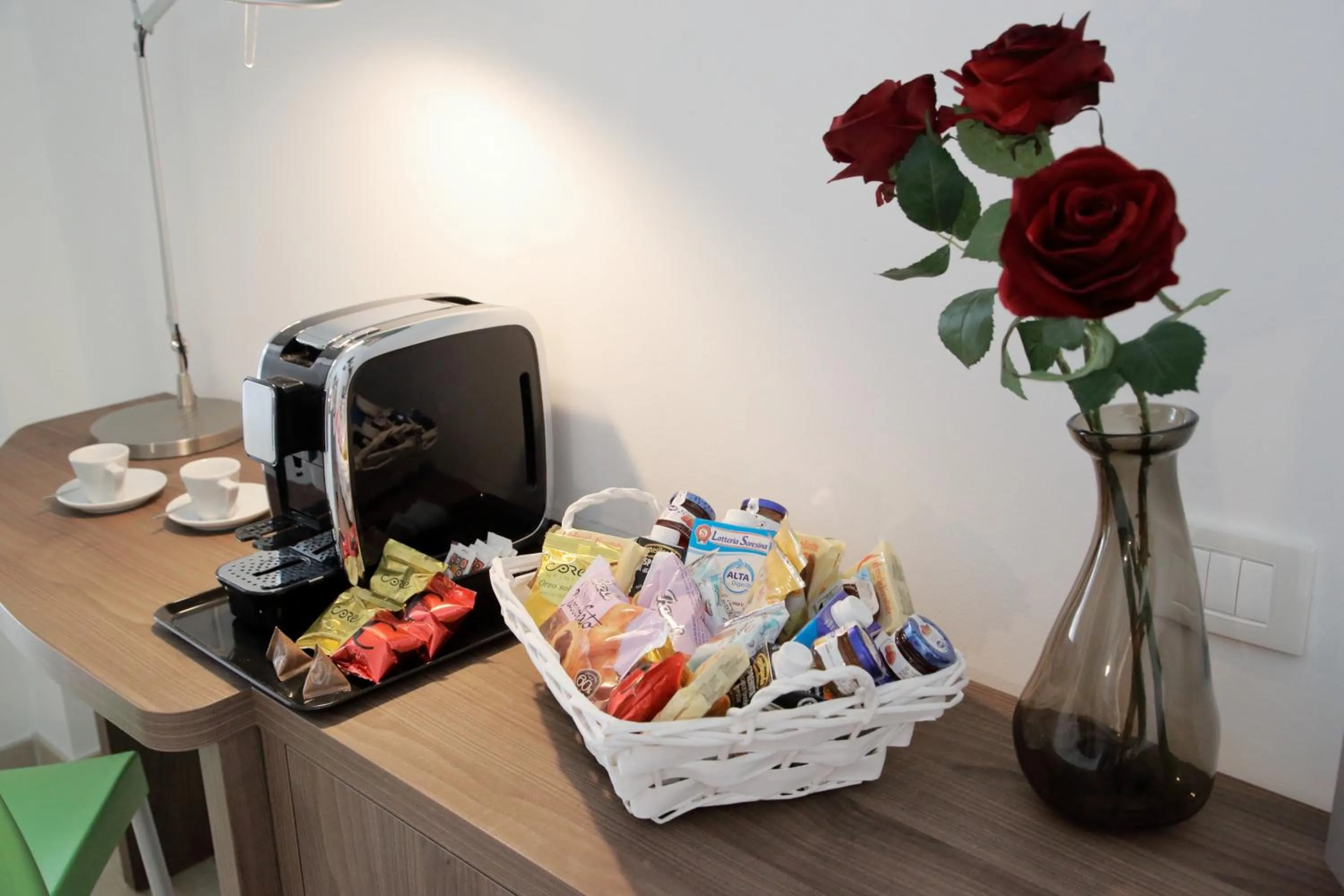 Coffee/tea facilities in Privilege Apartments