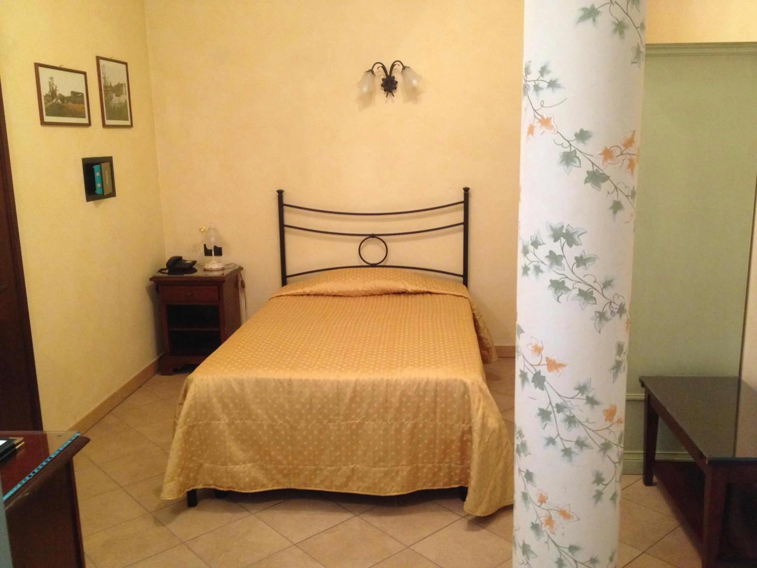 Photo of the whole room, Bed in Hotel del Rio Srl - RISTORANTE e Azienda agricola