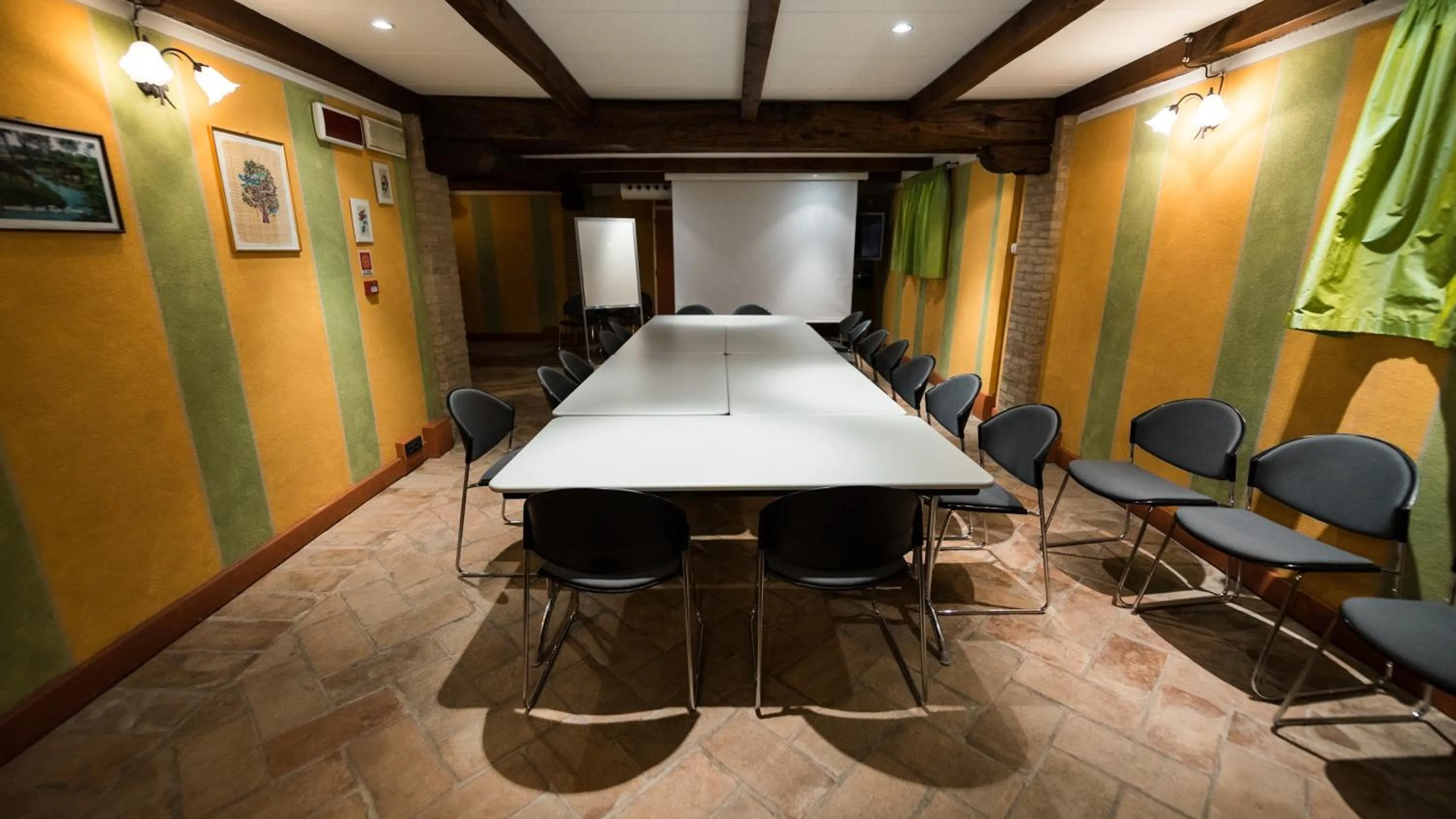 Business facilities in Hotel del Rio Srl - RISTORANTE e Azienda agricola