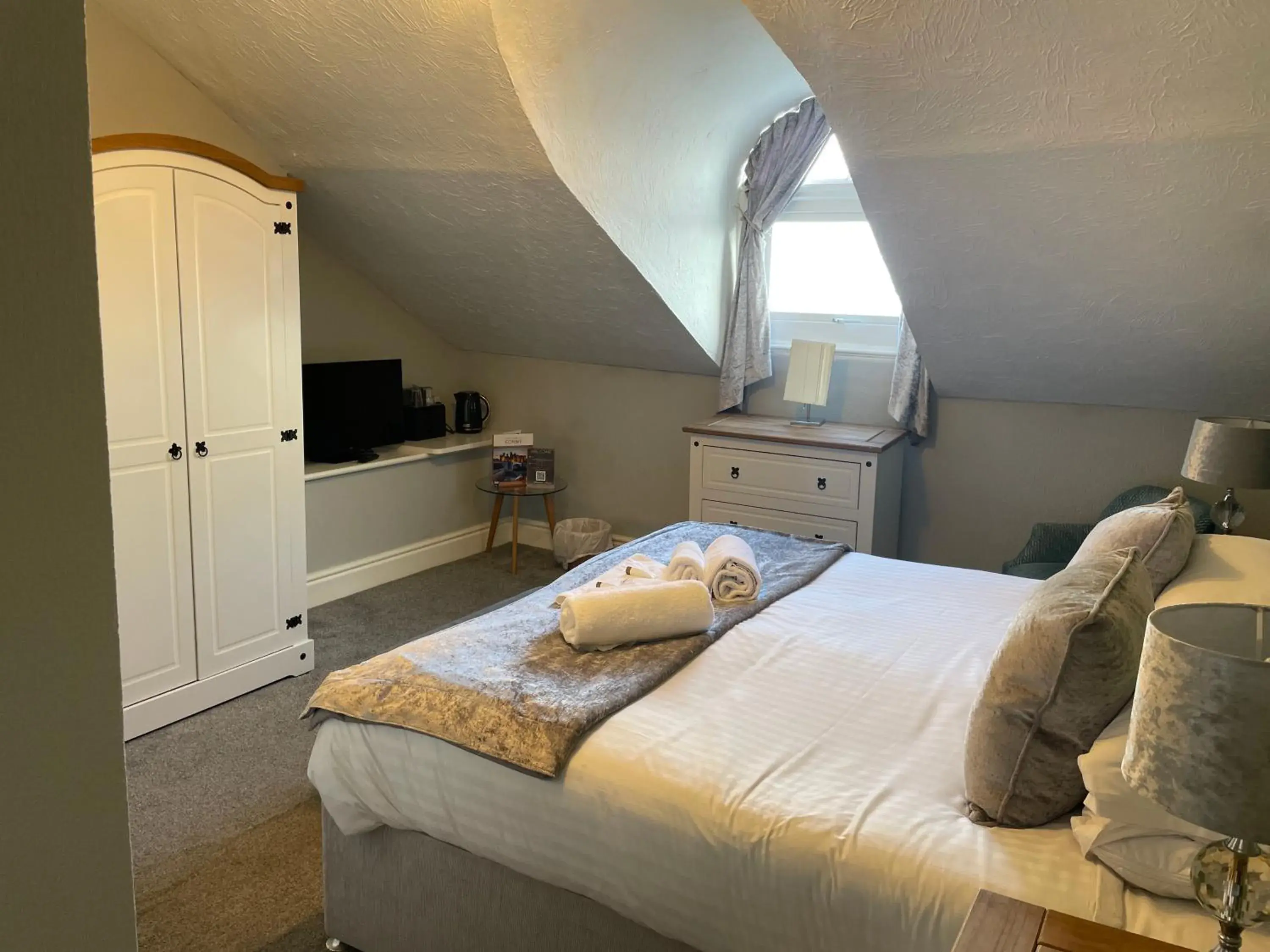 Double or Twin Room with Partial Sea View (Not Pet Friendly) in The Wildings Hotel & Tudno's Restaurant Double or Twin Room with Partial Sea View (Not Pet Friendly) in The Wildings Hotel & Tudno's Restaurant