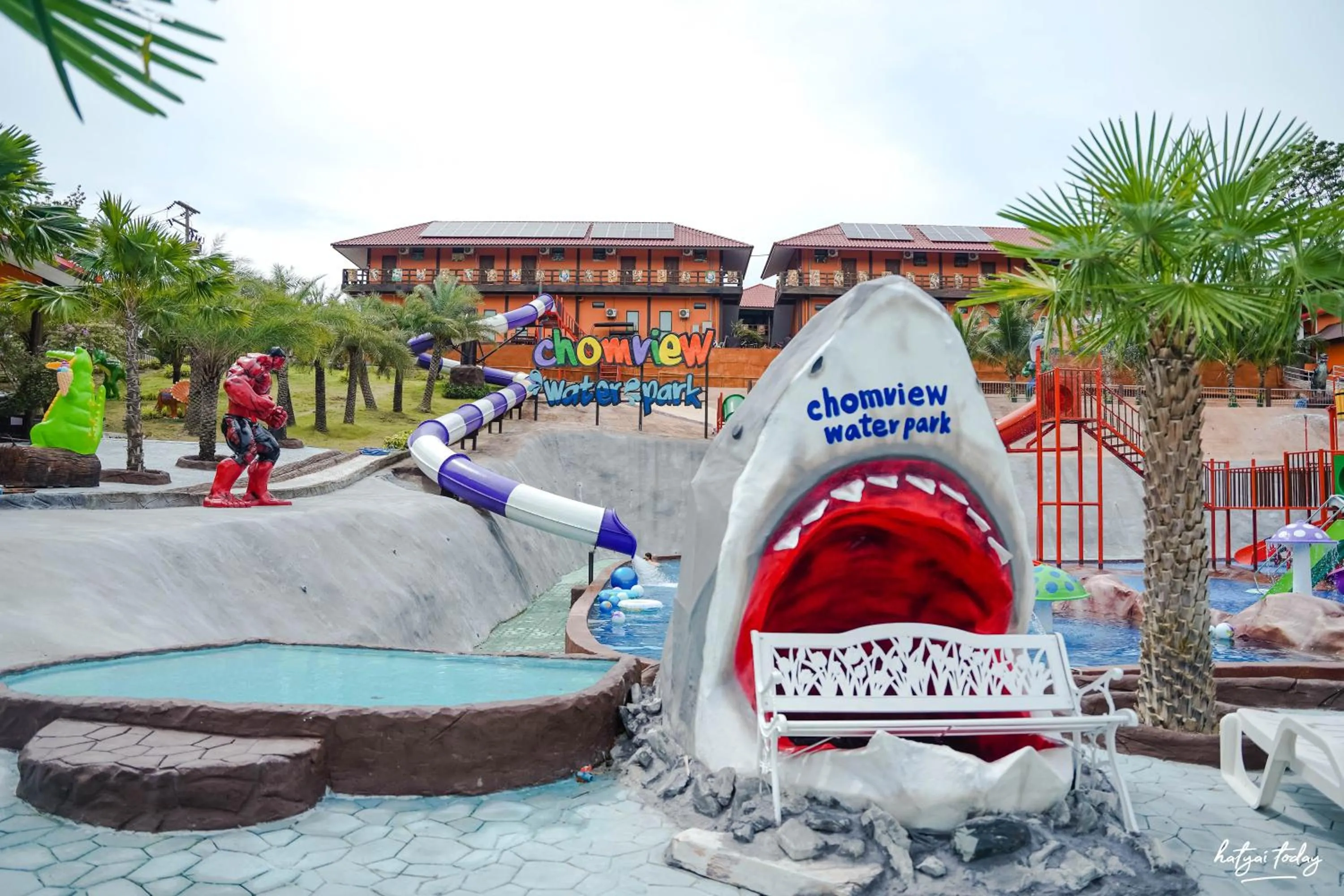 Day in Chomview Lanta Water Park Resort