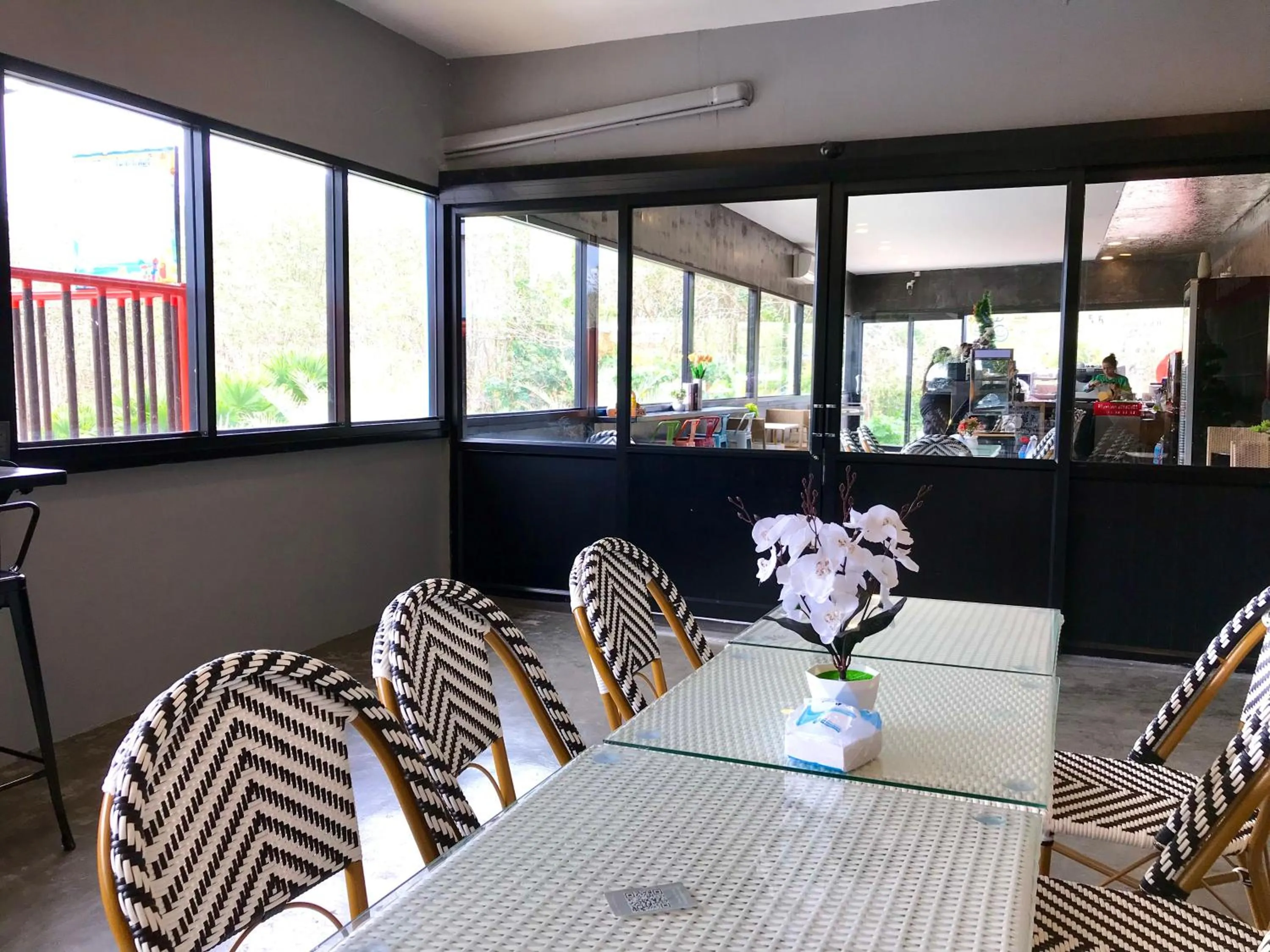 Restaurant/places to eat in Chomview Lanta Water Park Resort