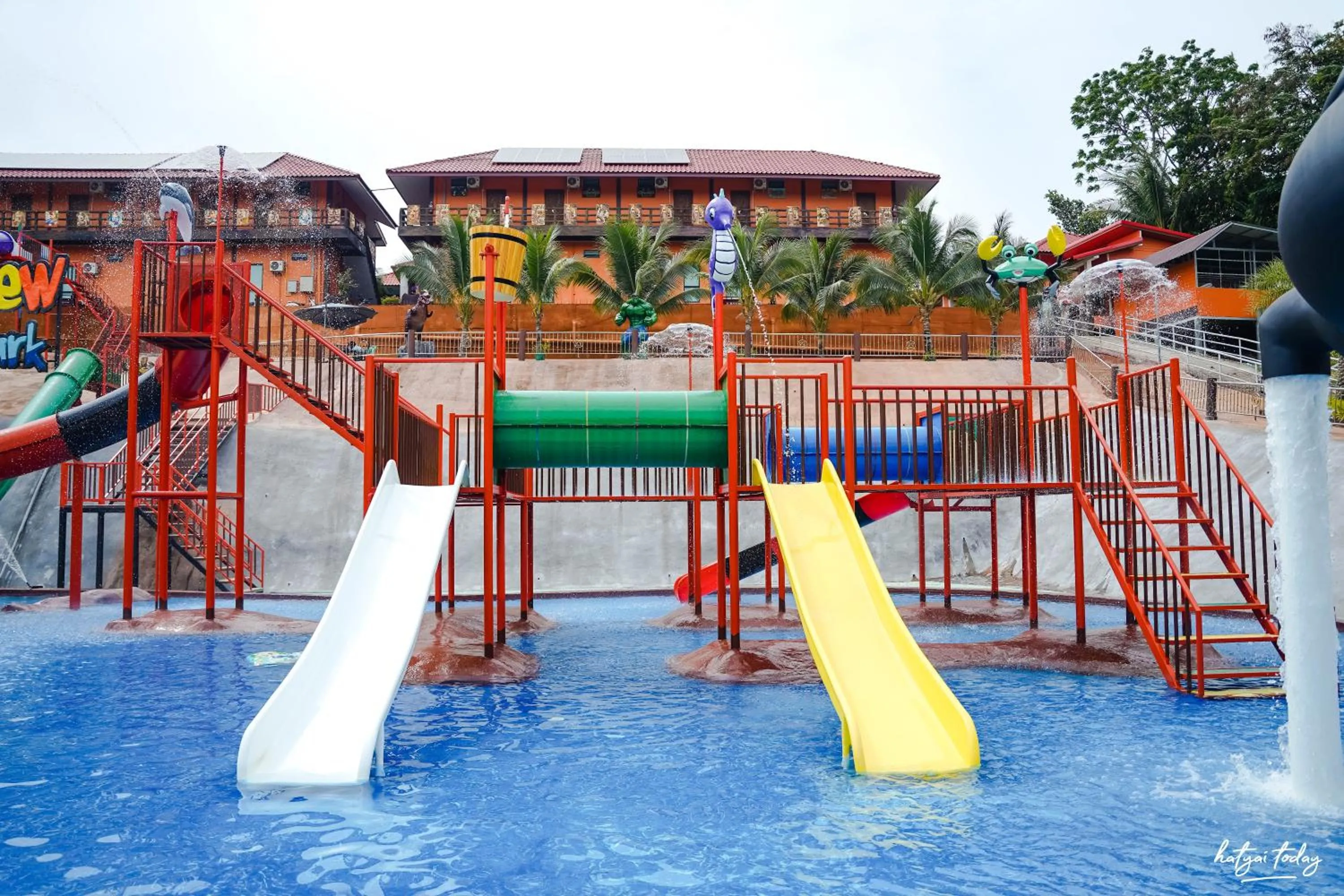 Day in Chomview Lanta Water Park Resort