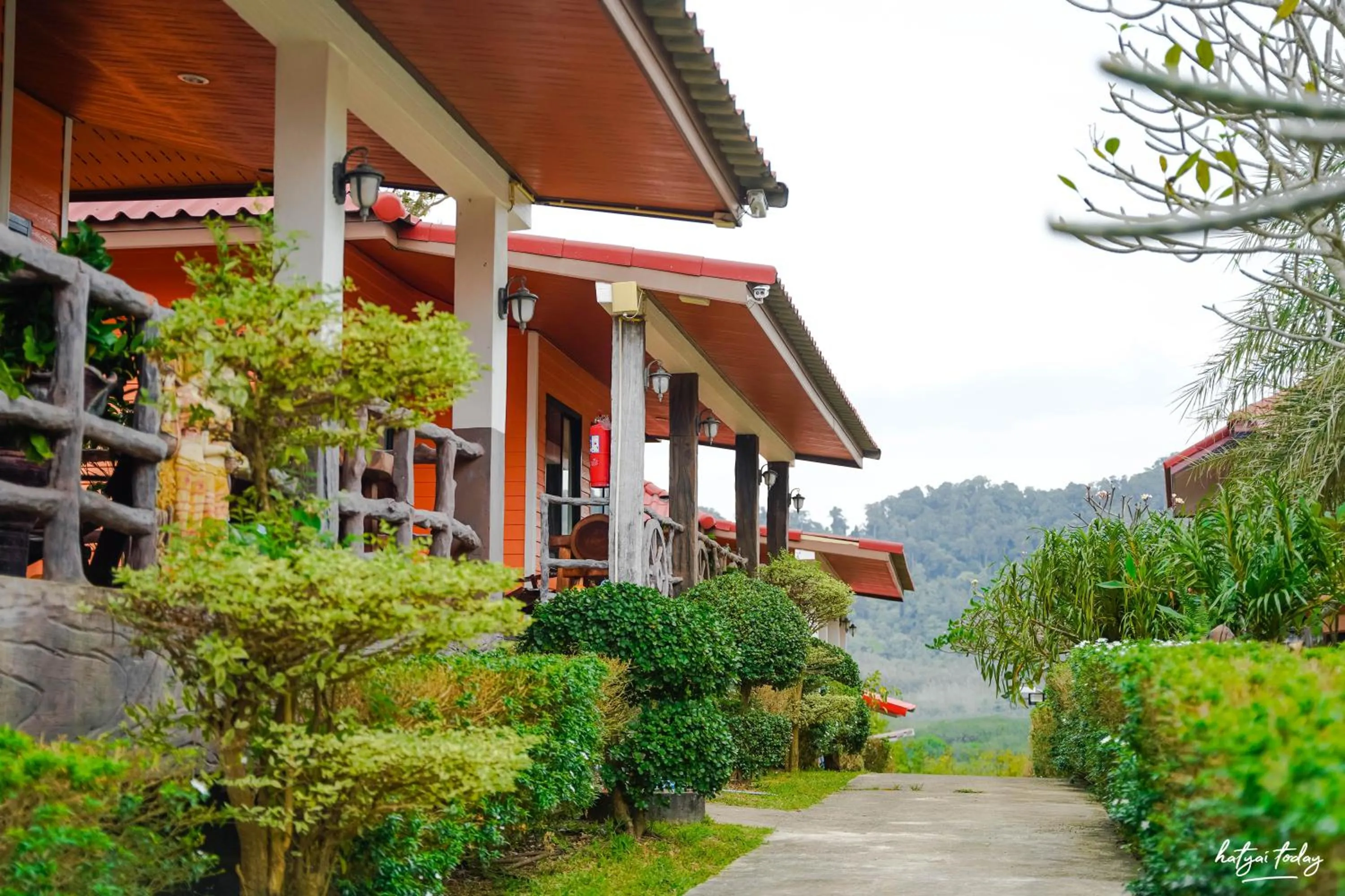 Property building in Chomview Lanta Water Park Resort