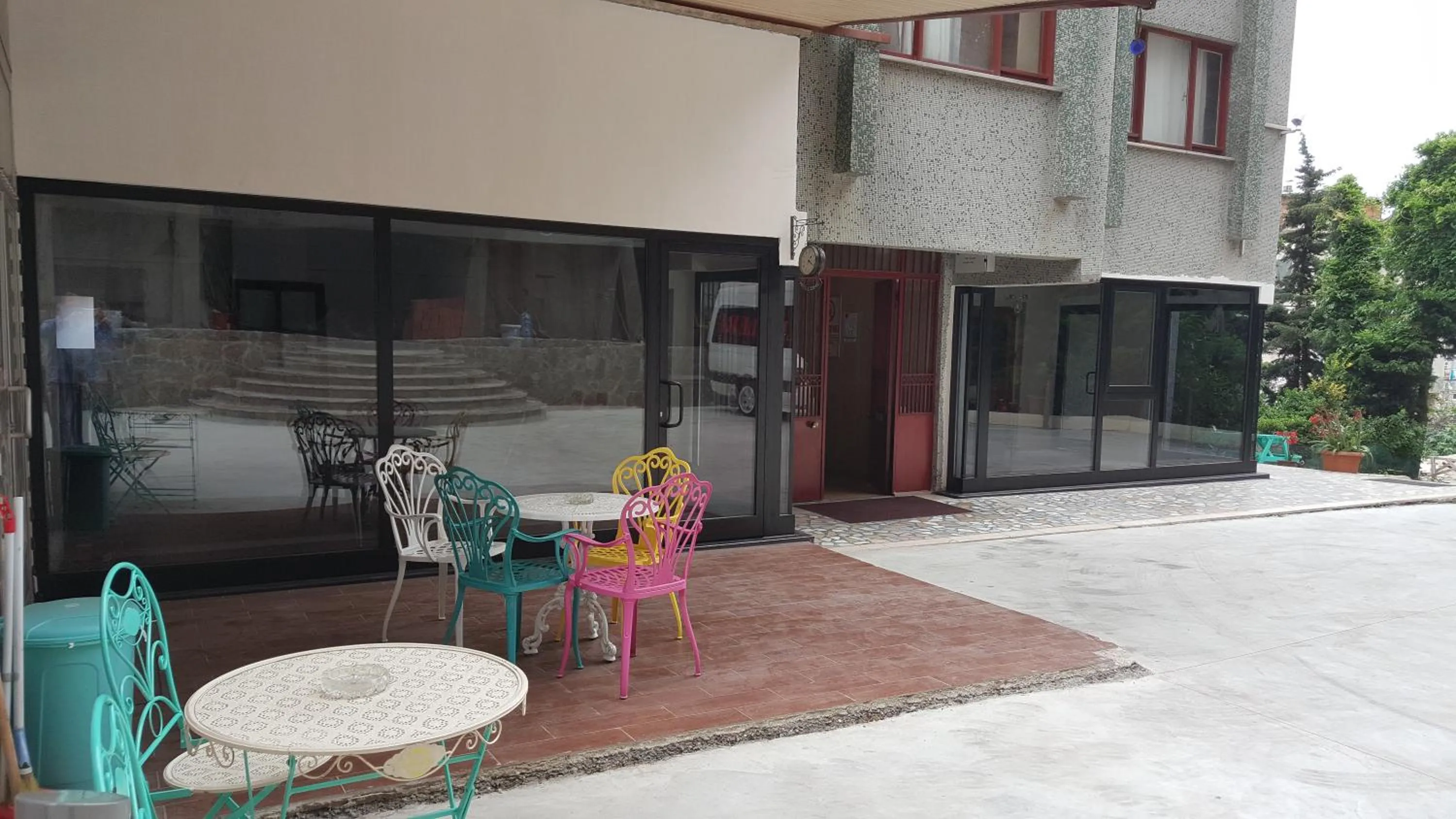 Facade/entrance in Kule Apart