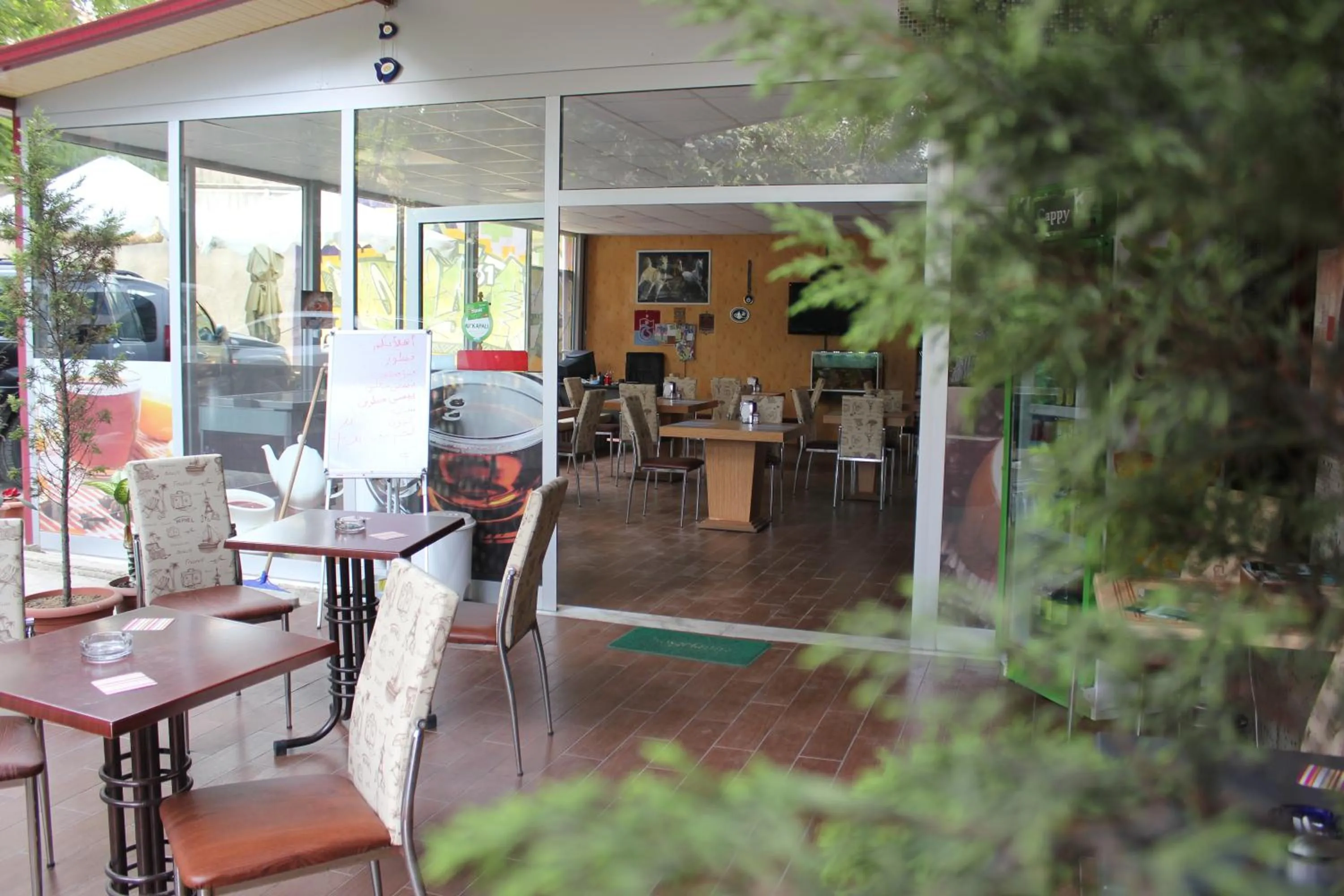 Restaurant/places to eat in Kule Apart