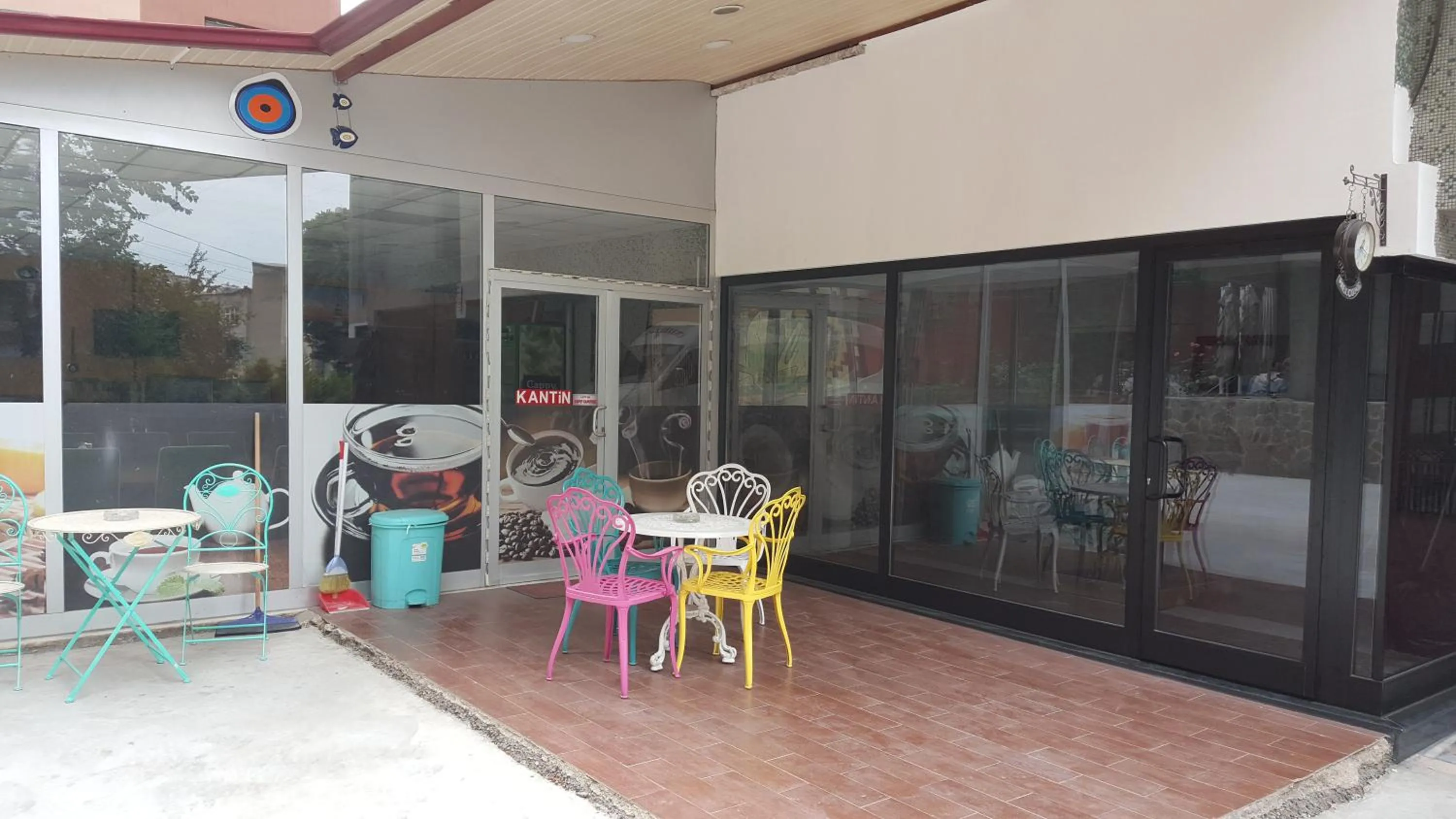 Facade/entrance in Kule Apart