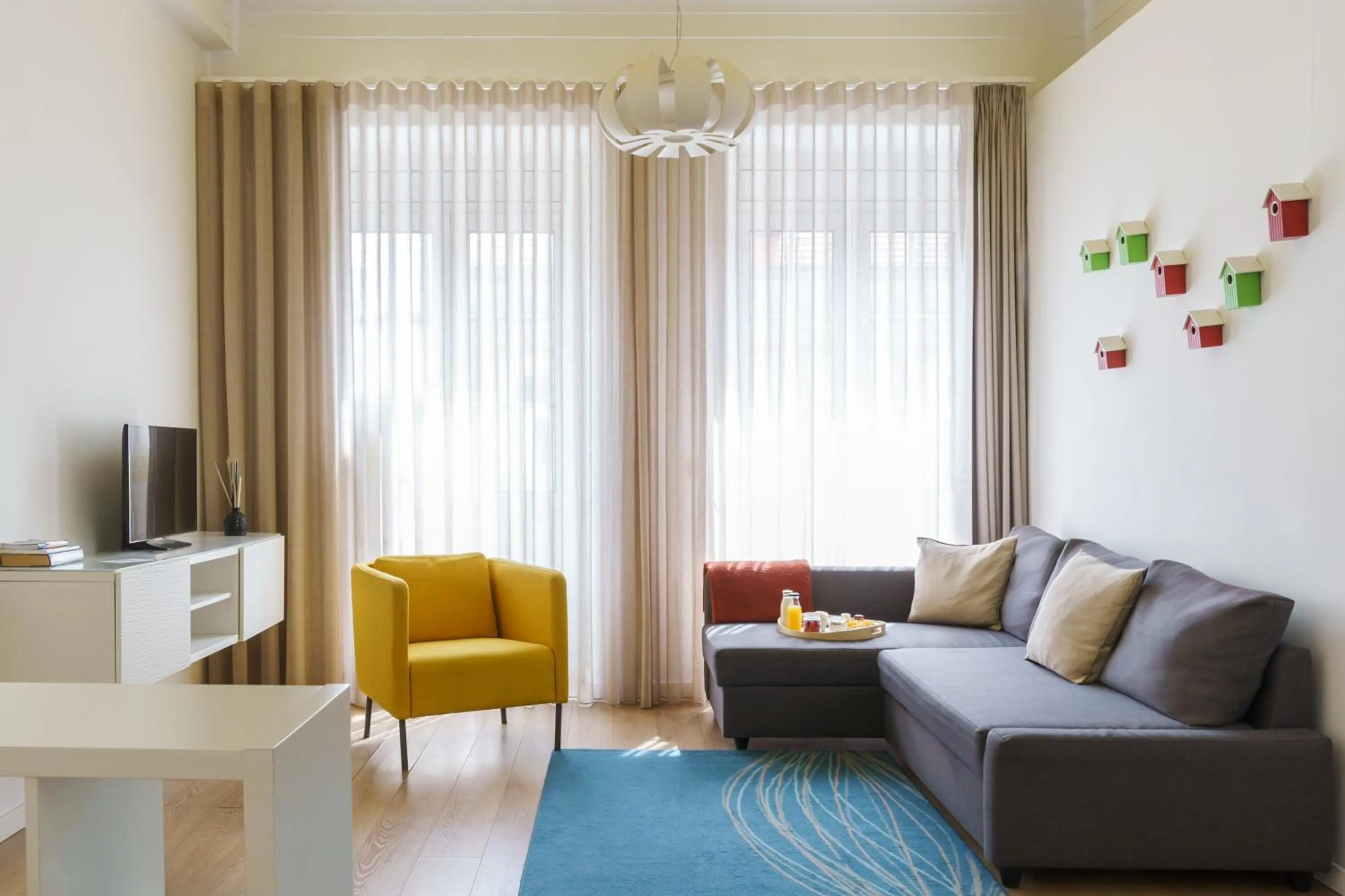 TV and multimedia in Feel Porto Historical Apartments