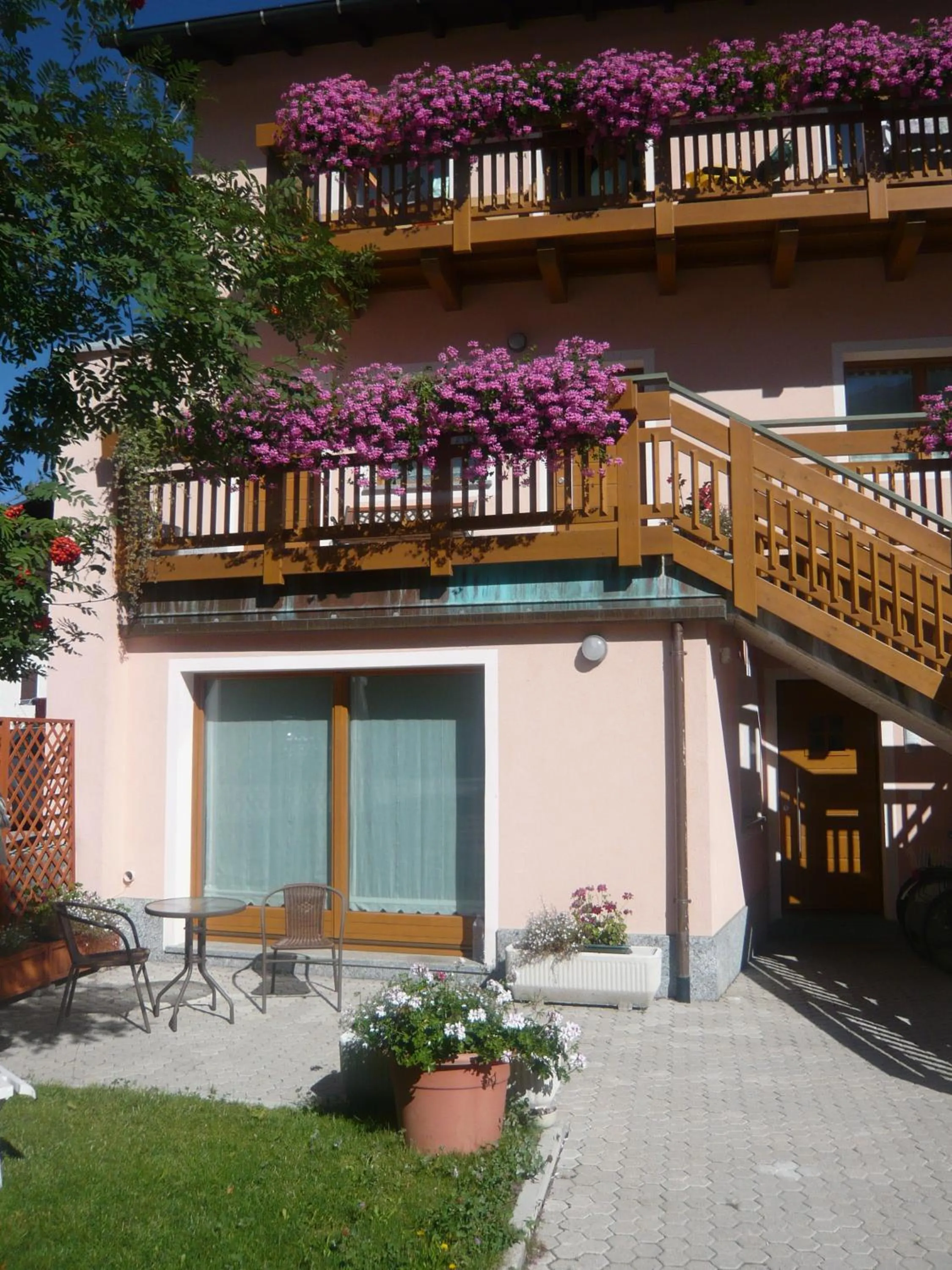 Facade/entrance in Casa Smith