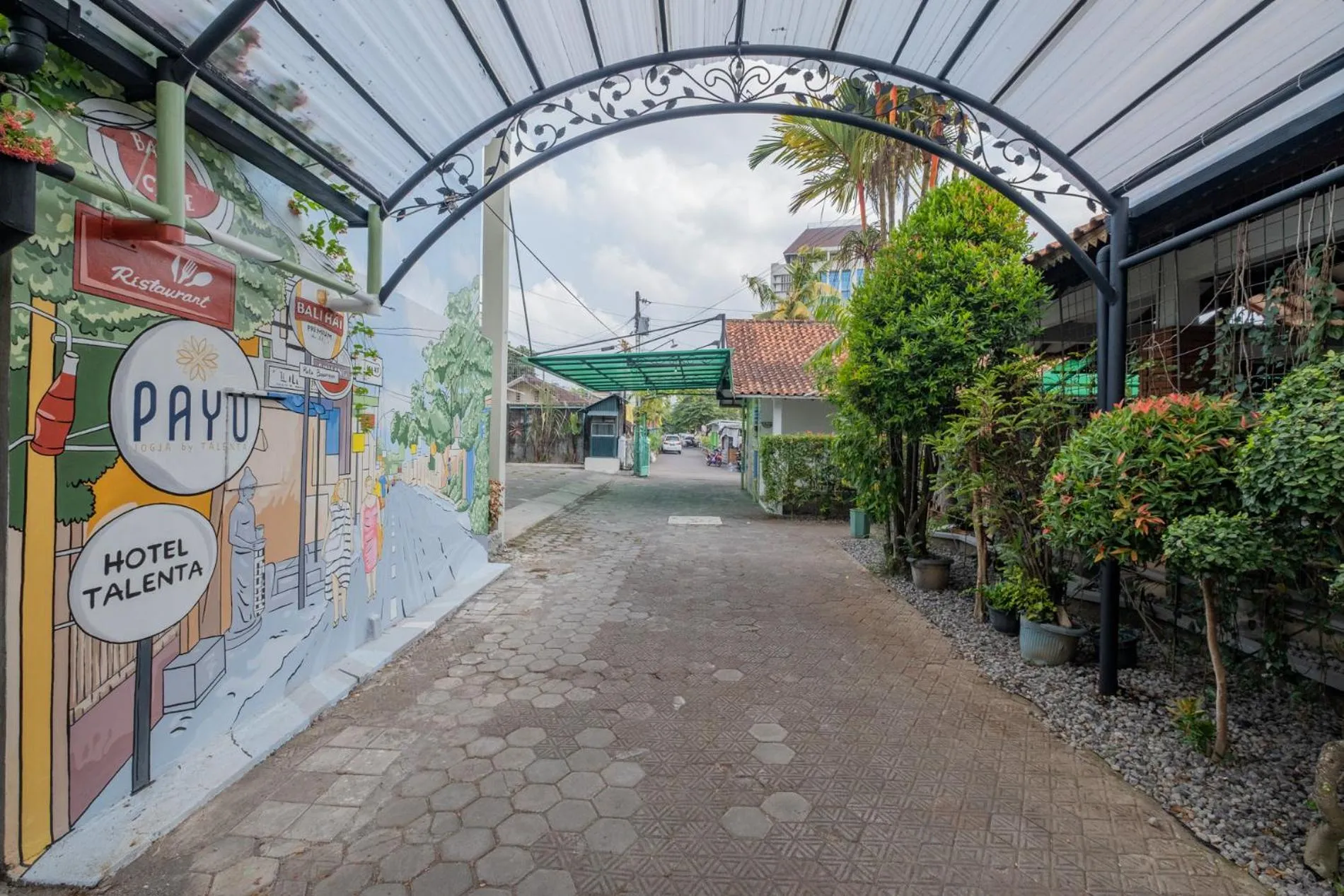 Property building in Hotel Talenta 3