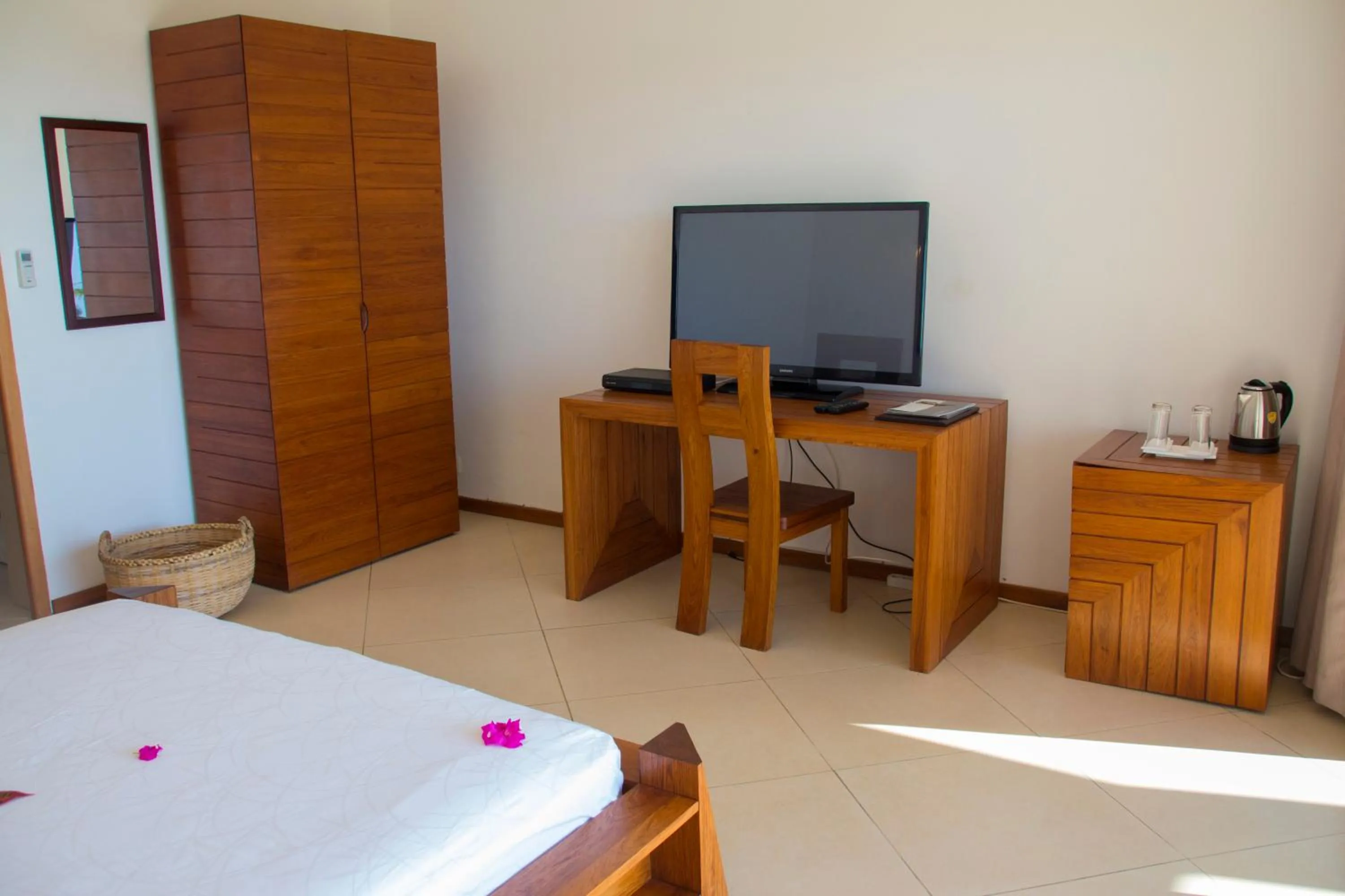 TV and multimedia, Bed in Hotel Mahita Tsara