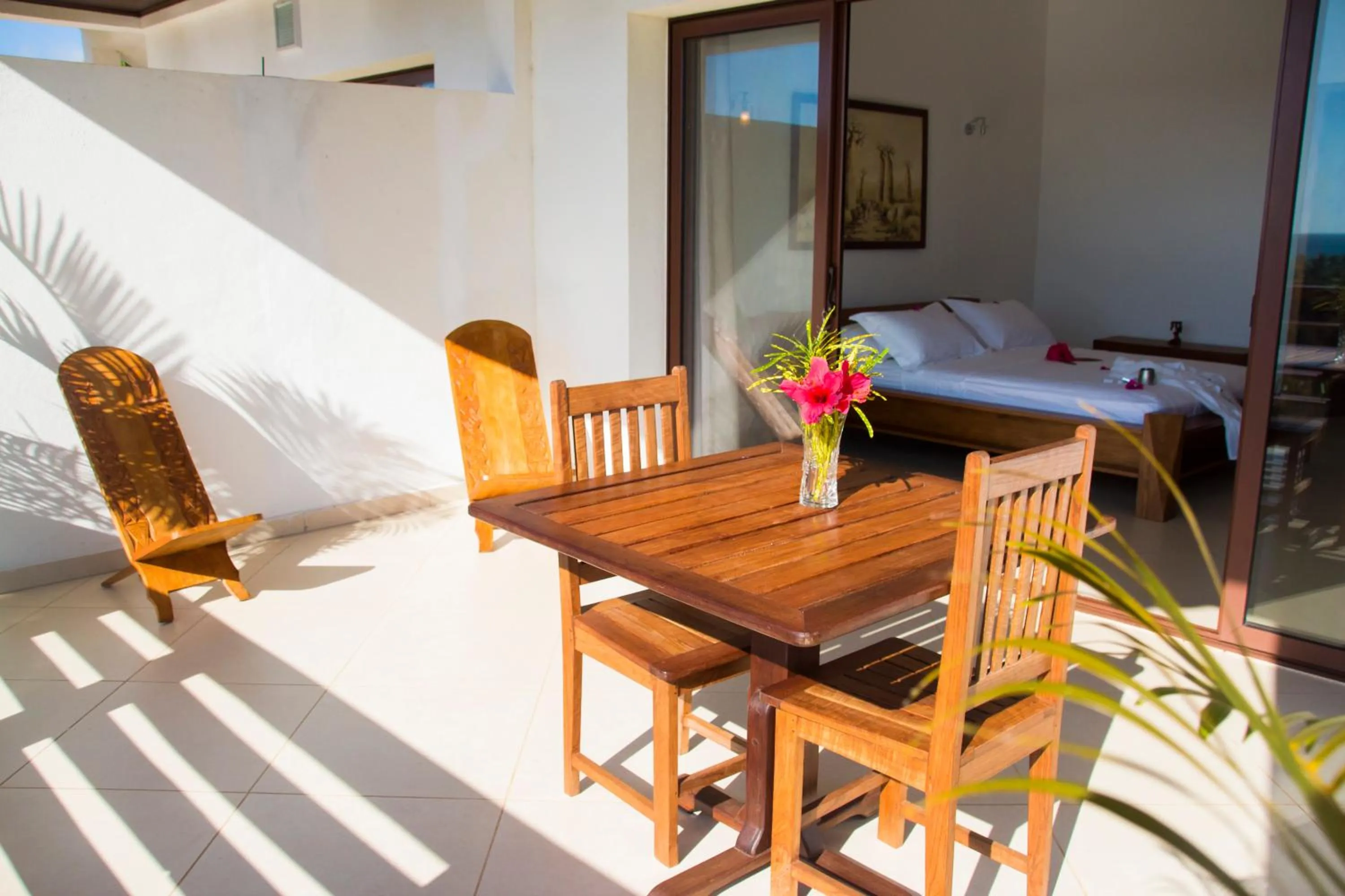 Balcony/Terrace, Bed in Hotel Mahita Tsara