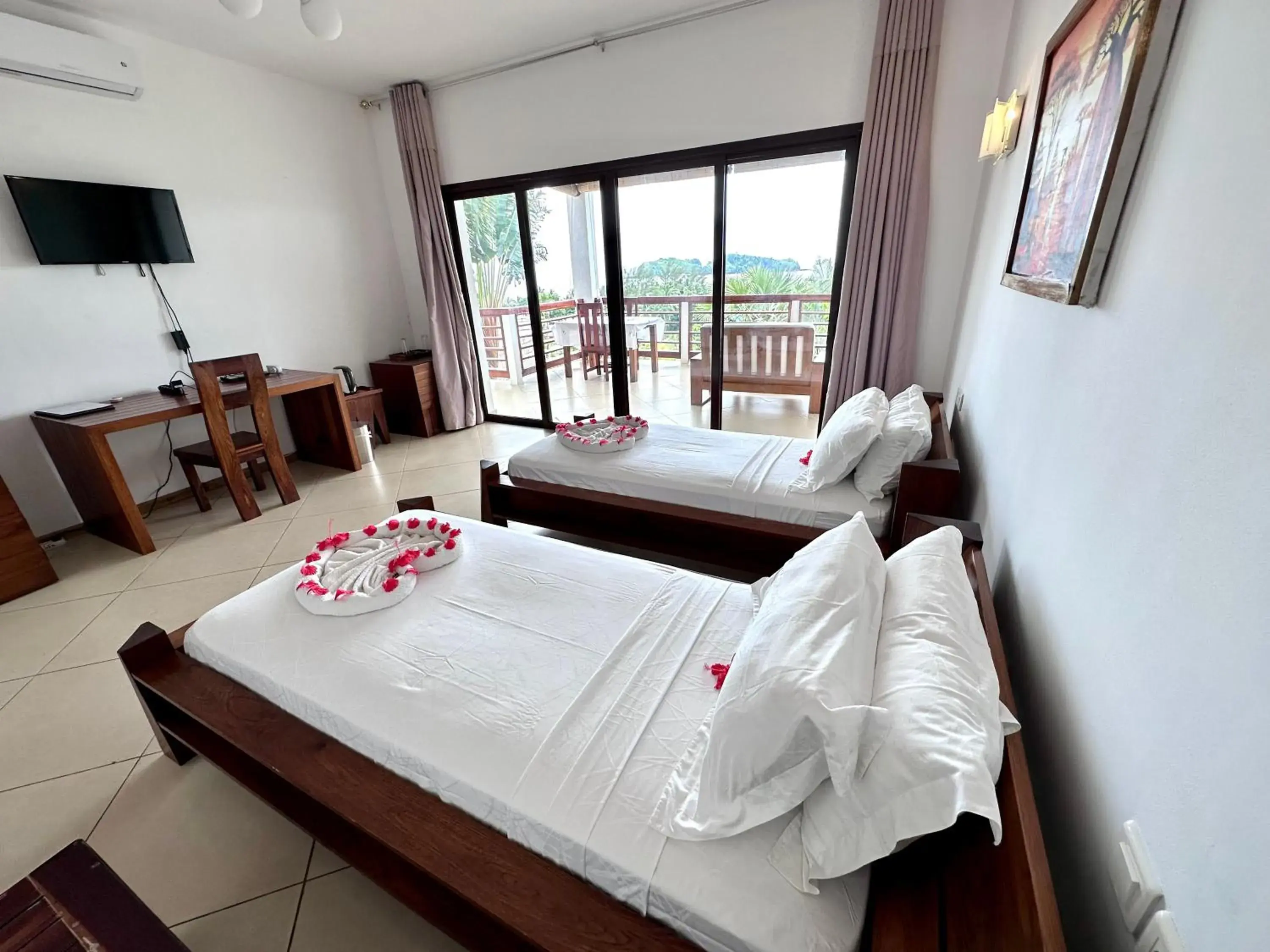 Twin Room with Sea View in Hotel Mahita Tsara Twin Room with Sea View in Hotel Mahita Tsara