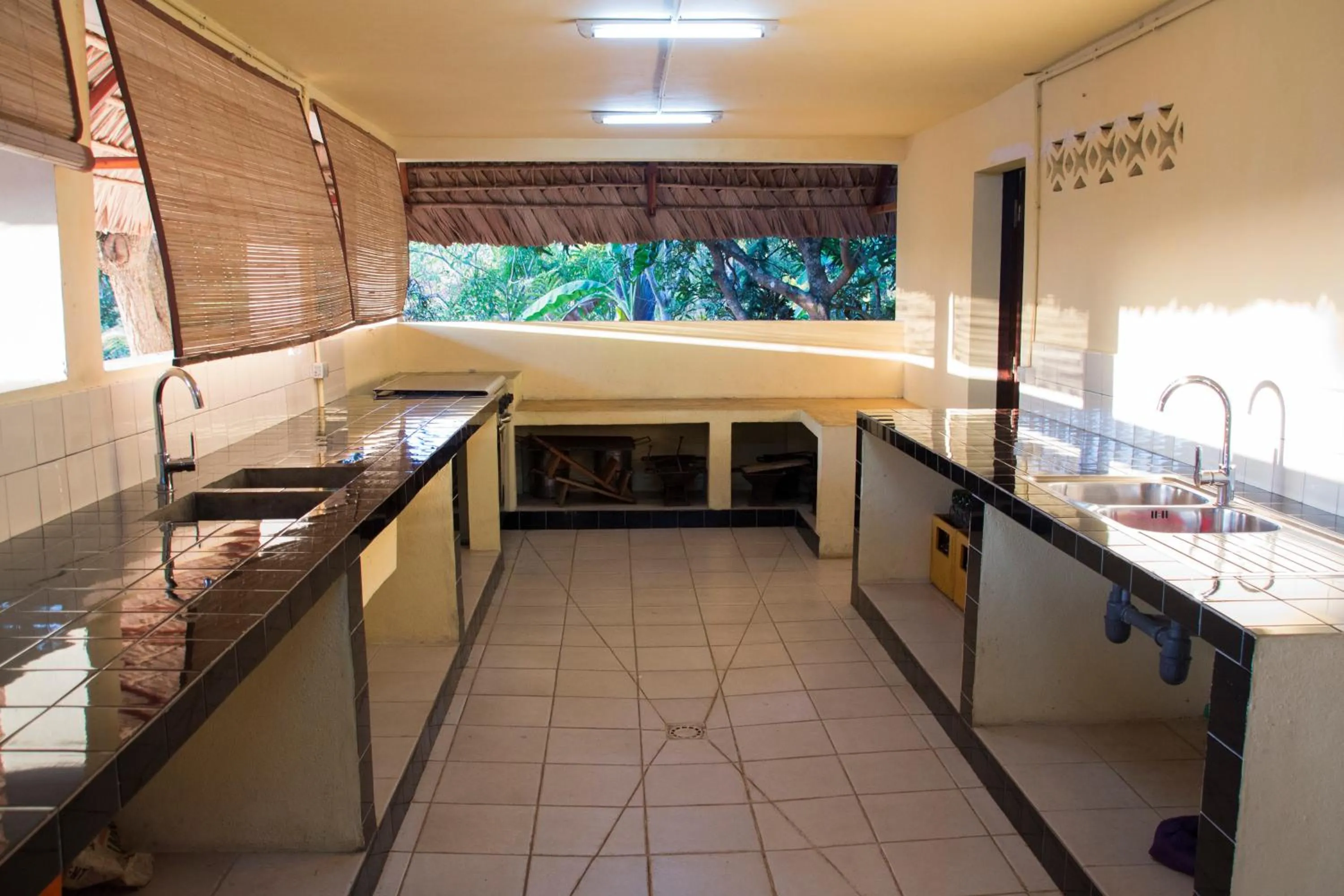 Communal kitchen in Hotel Mahita Tsara