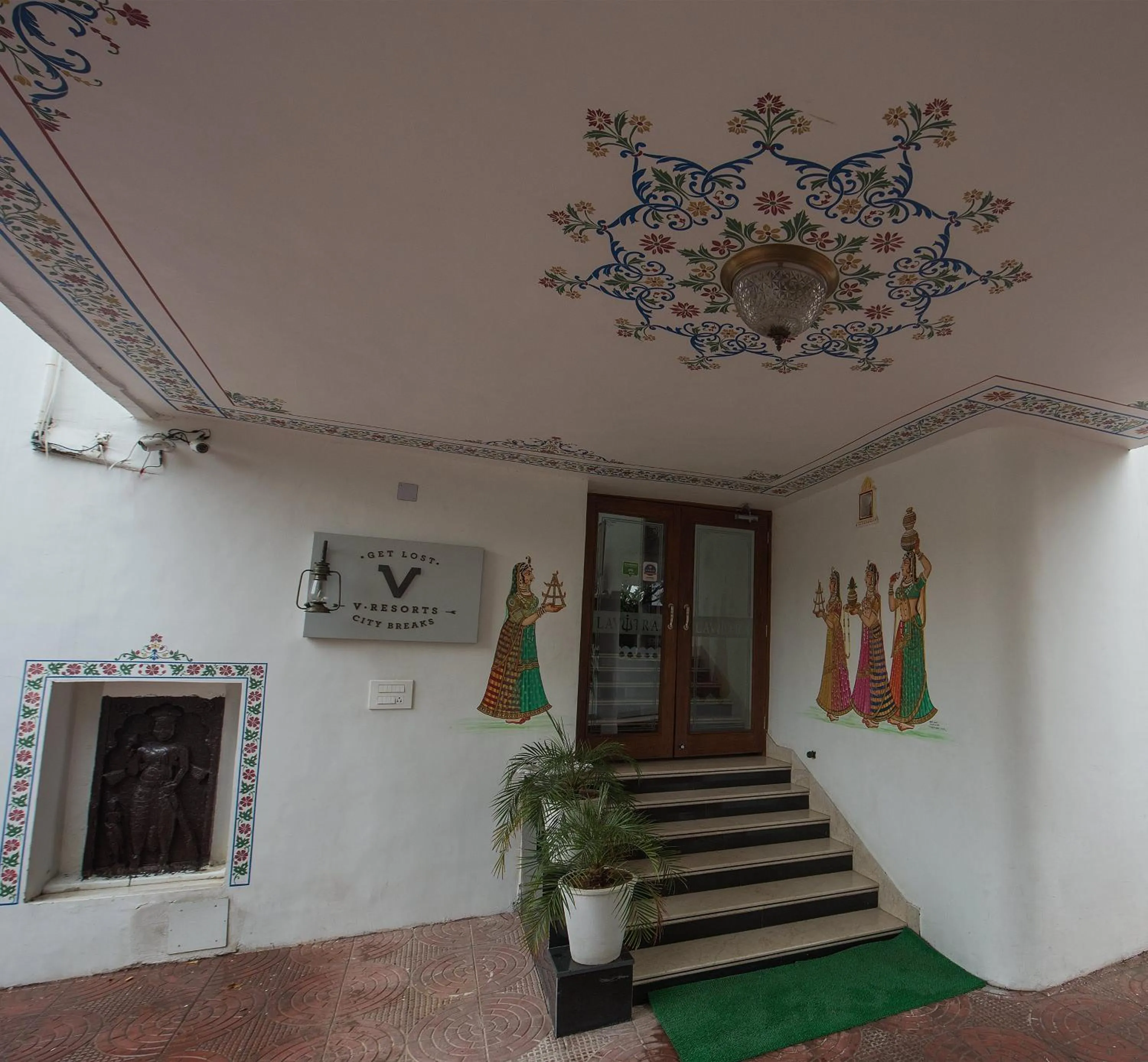 Facade/entrance in The Lavitra Lakeview Hotel