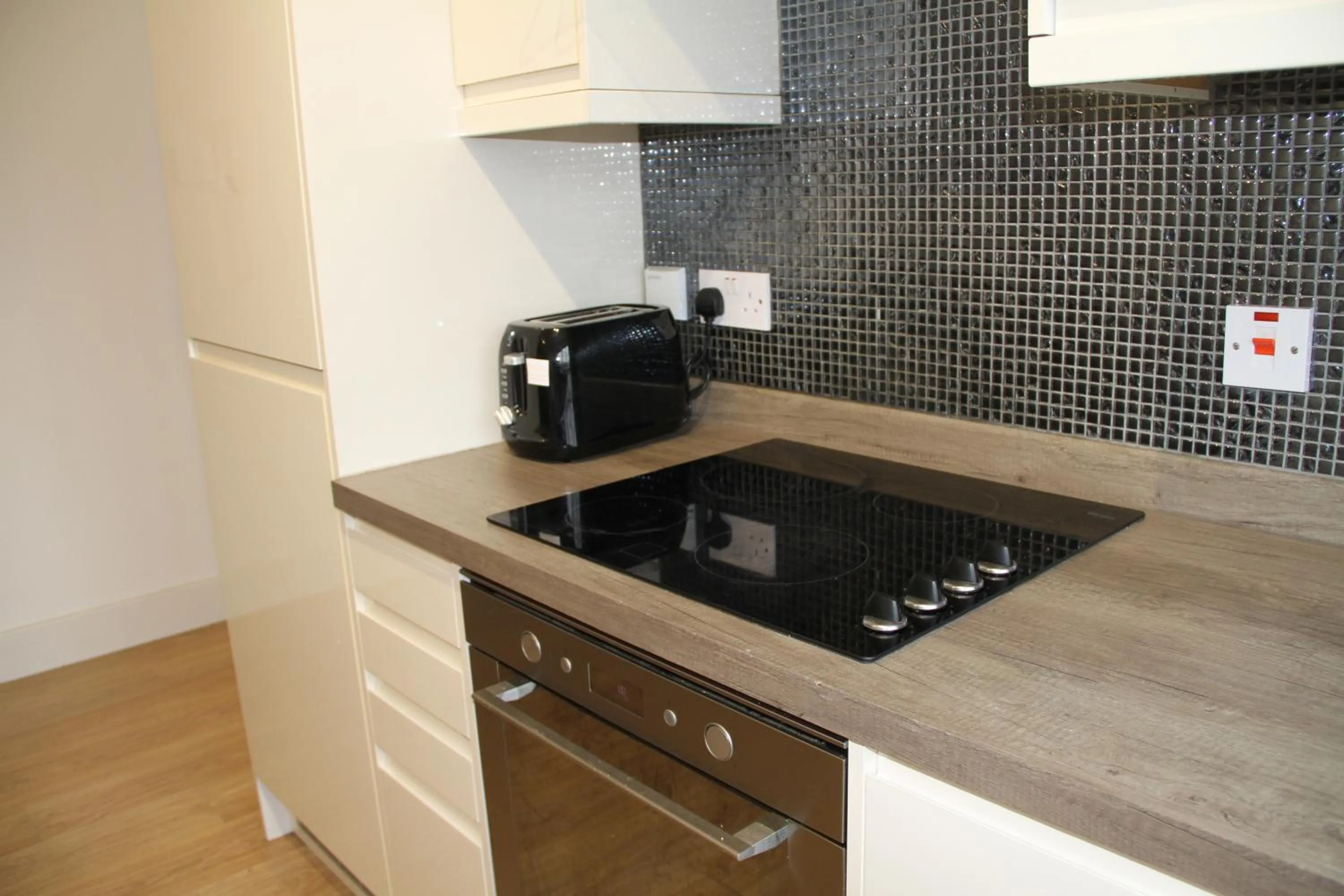 oven in East Street Haven - Modern Apartment in Colchester