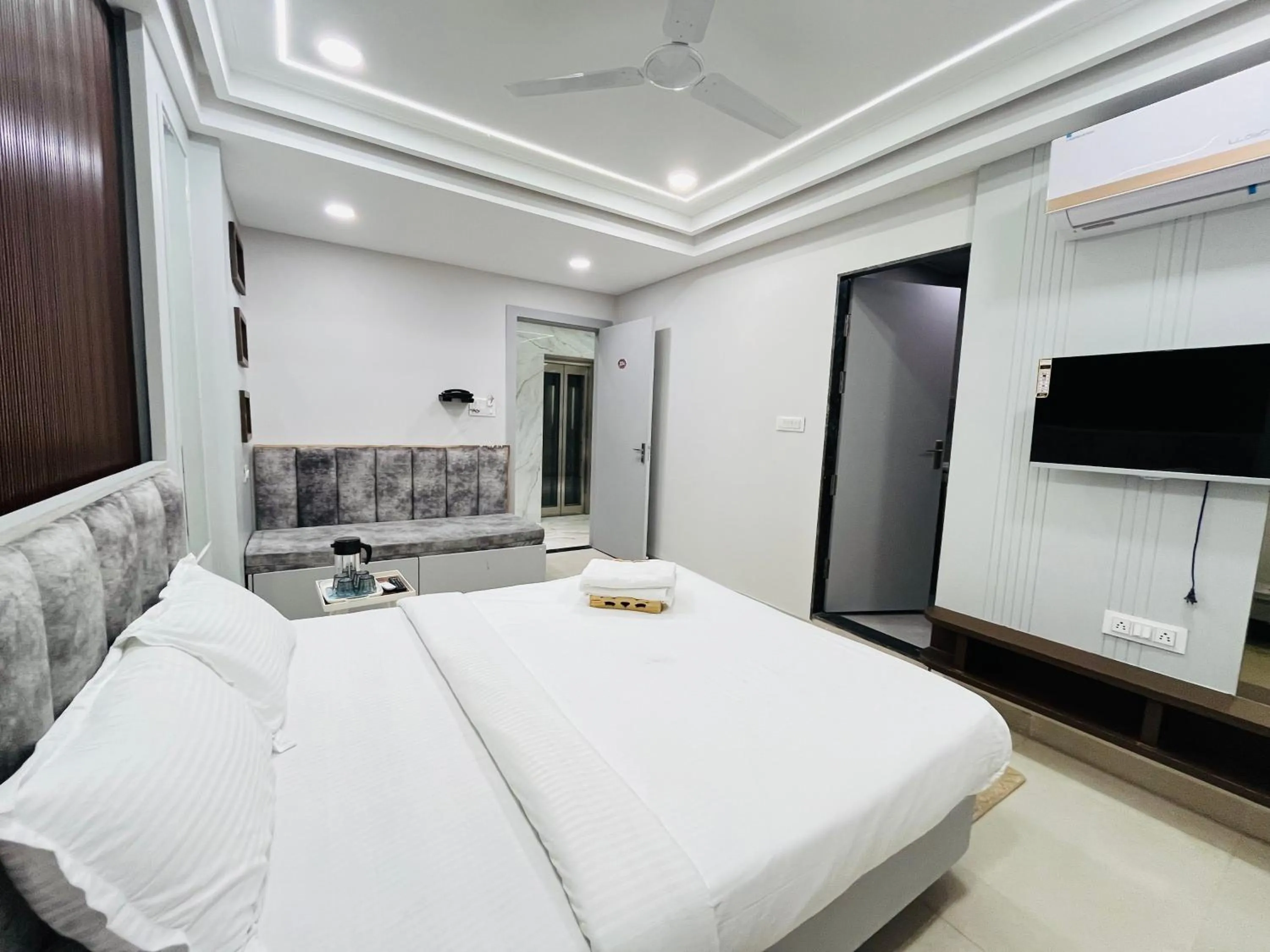 Bed in Hotel Padmawati Palace