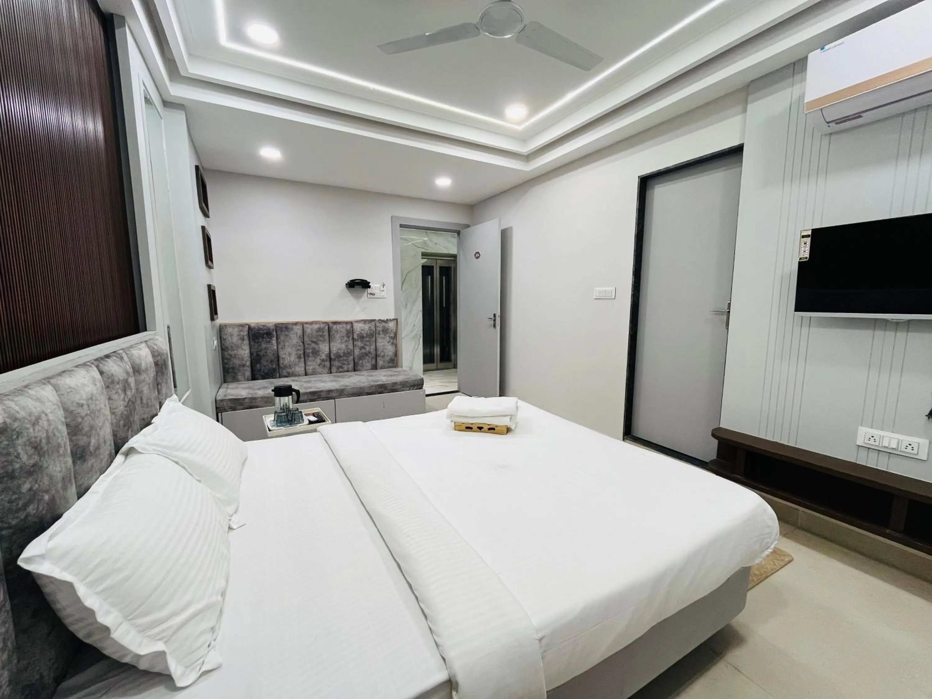 TV and multimedia, Bed in Hotel Padmawati Palace