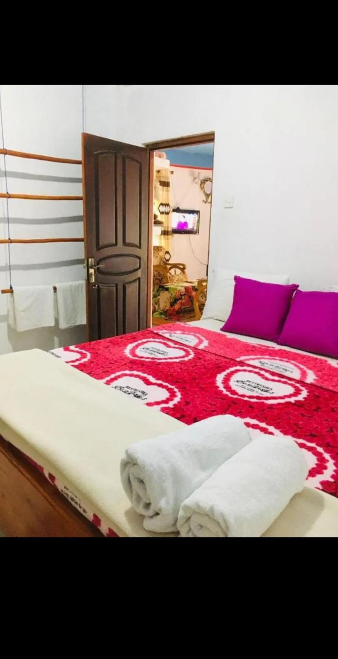 Bed in Adisham village home Haputale