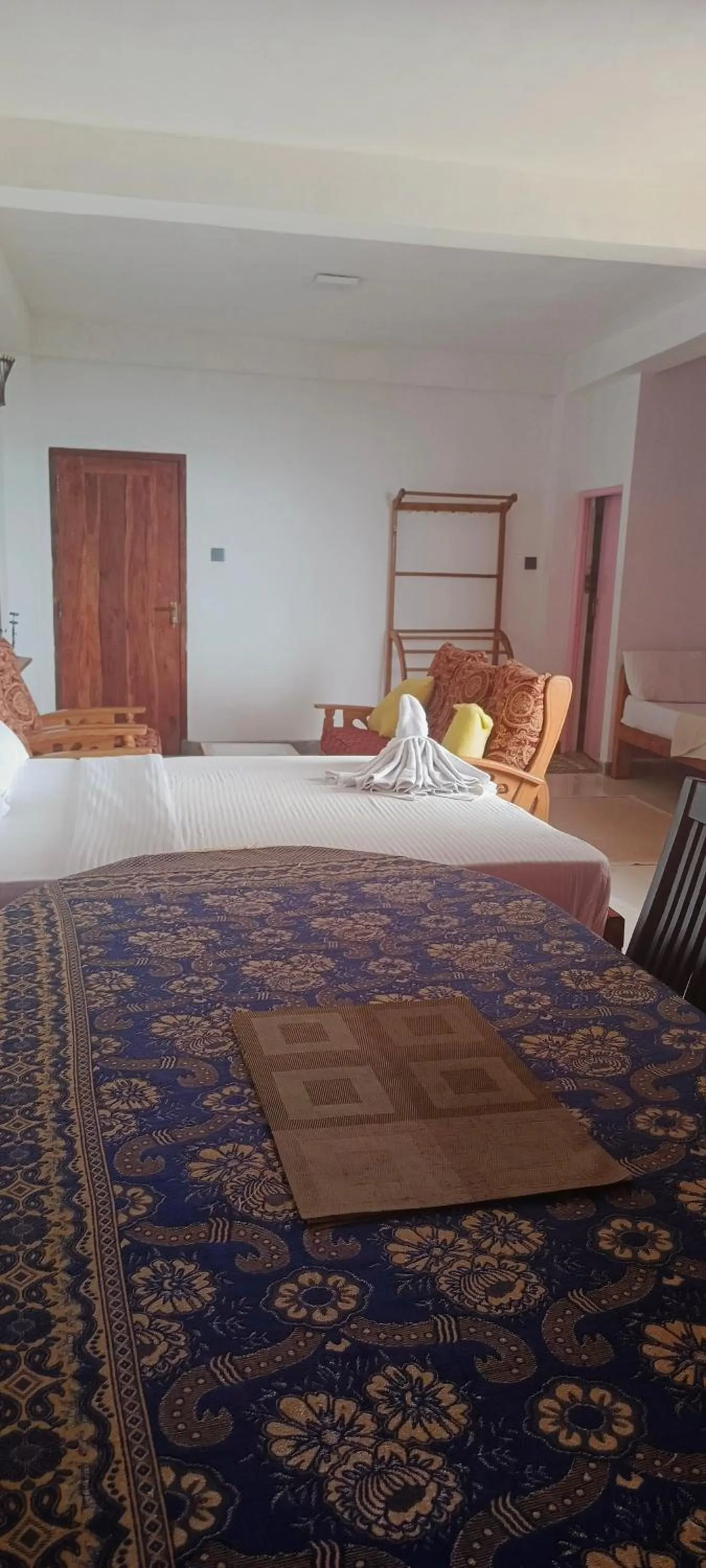 Bed in Adisham village home Haputale