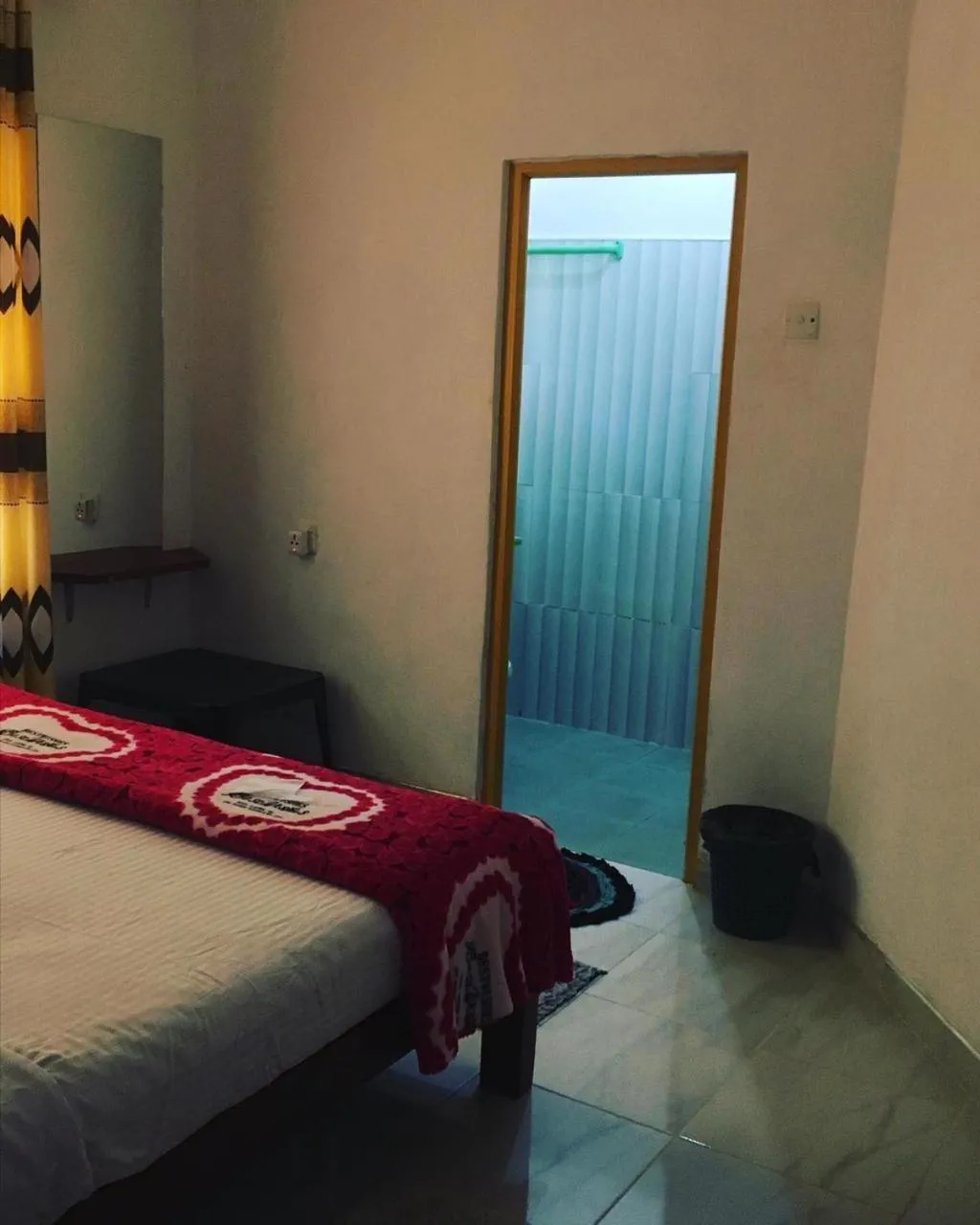 Bed in Adisham village home Haputale