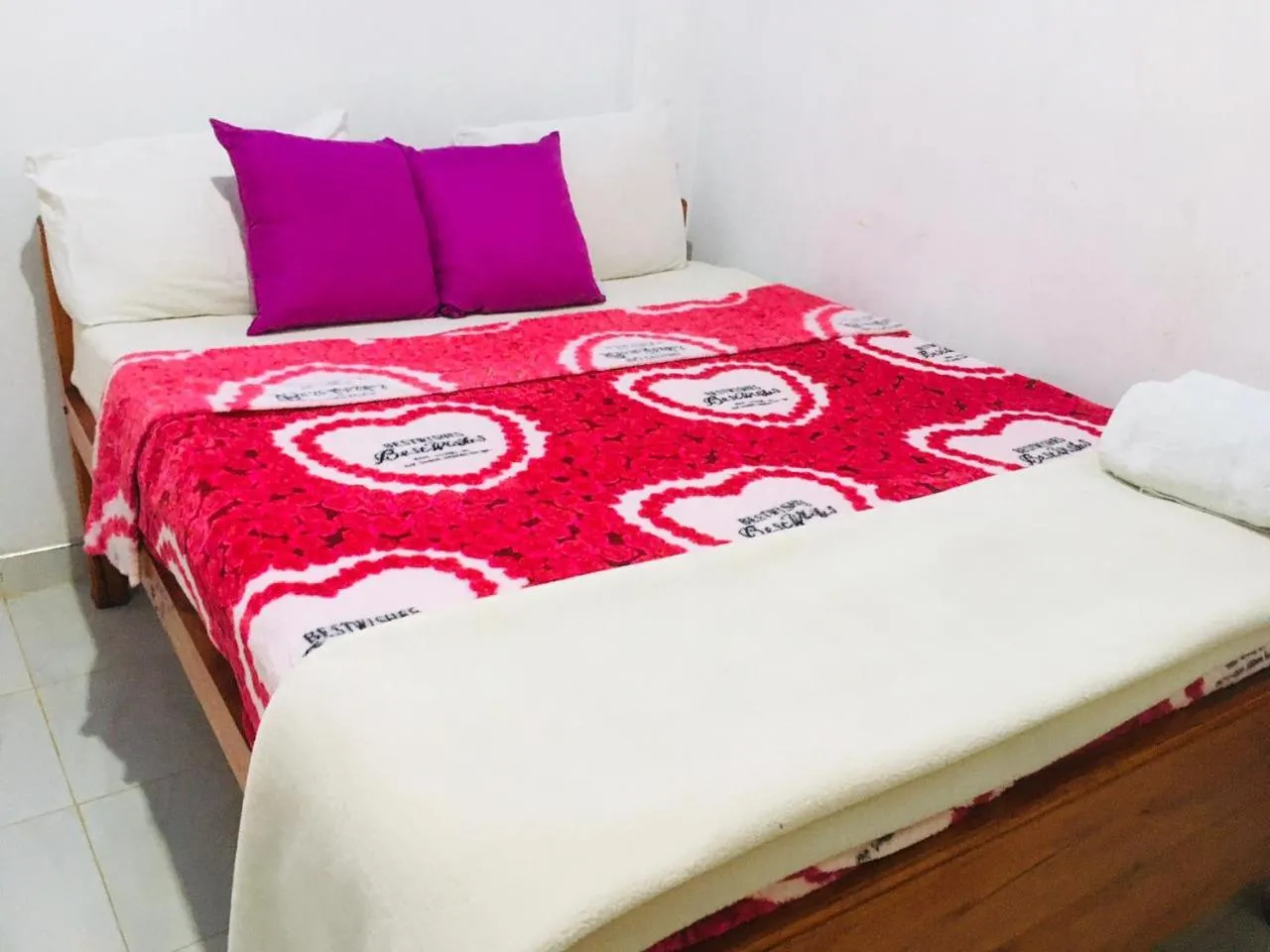Bed in Adisham village home Haputale