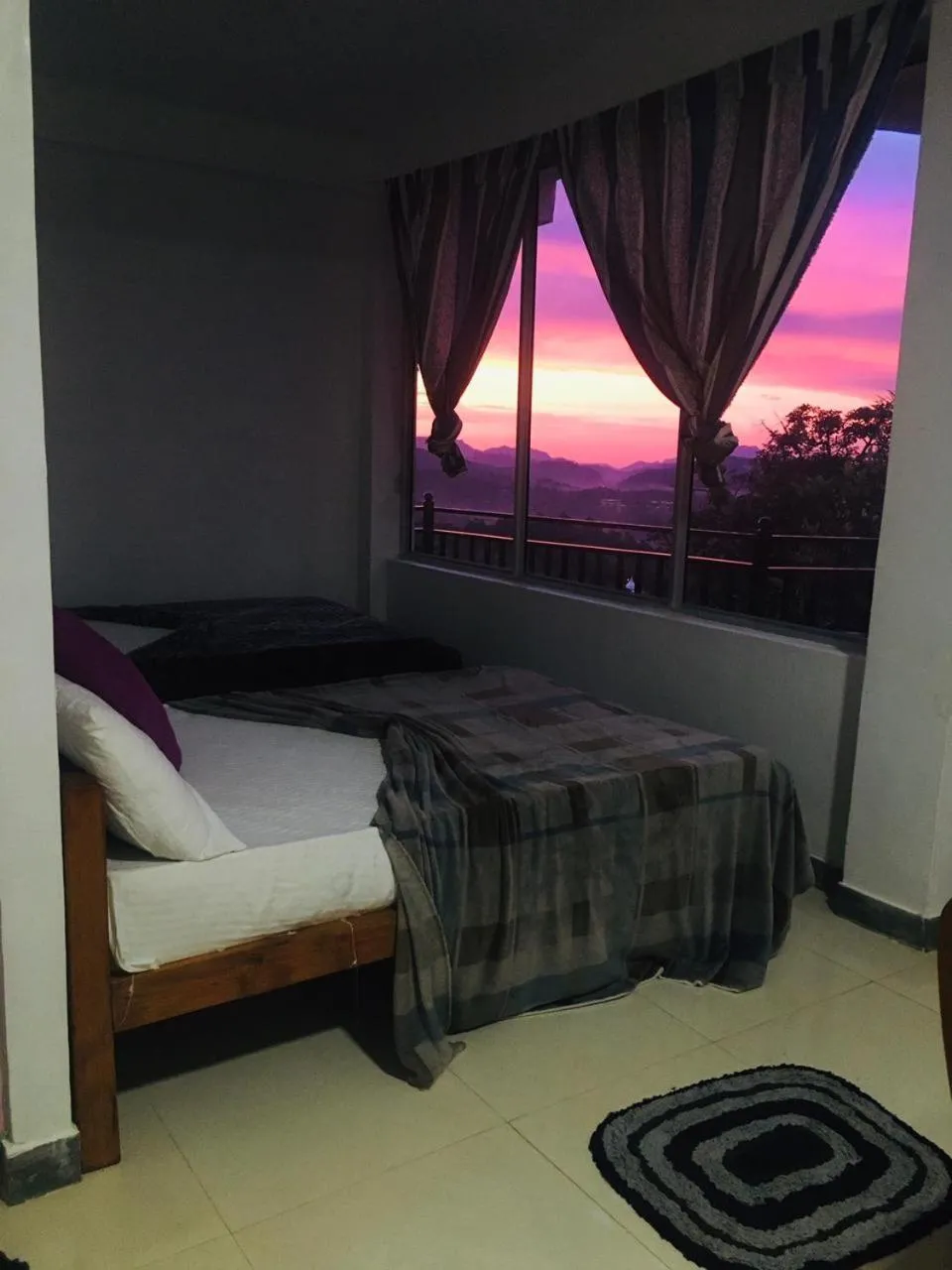 Bed in Adisham village home Haputale
