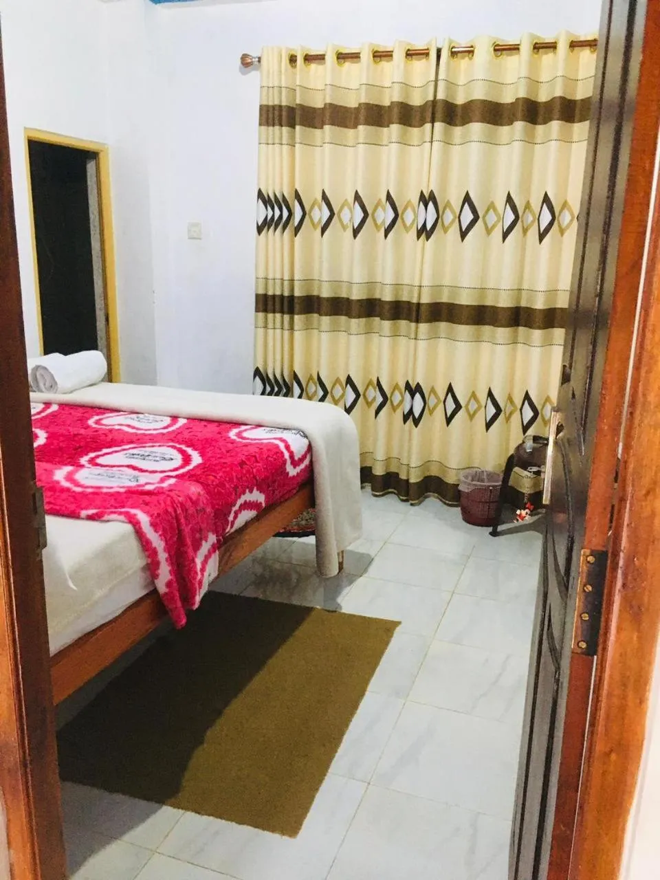 Bed in Adisham village home Haputale