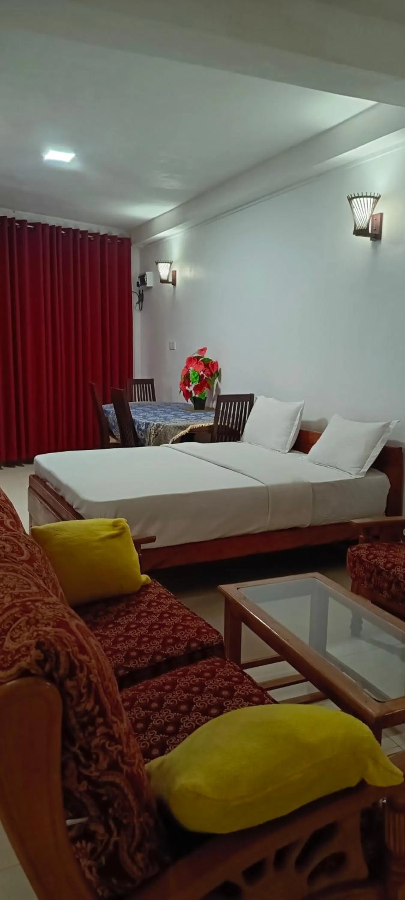 Bed in Adisham village home Haputale