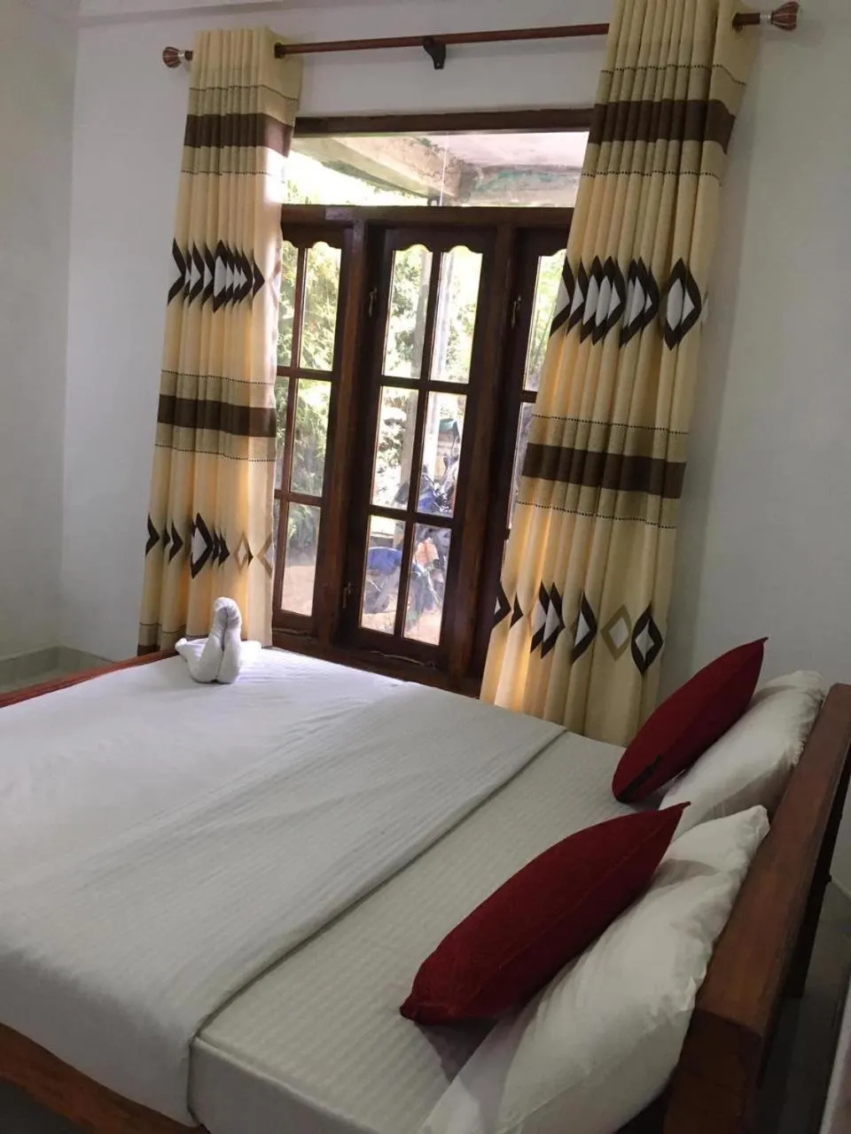 Bed in Adisham village home Haputale