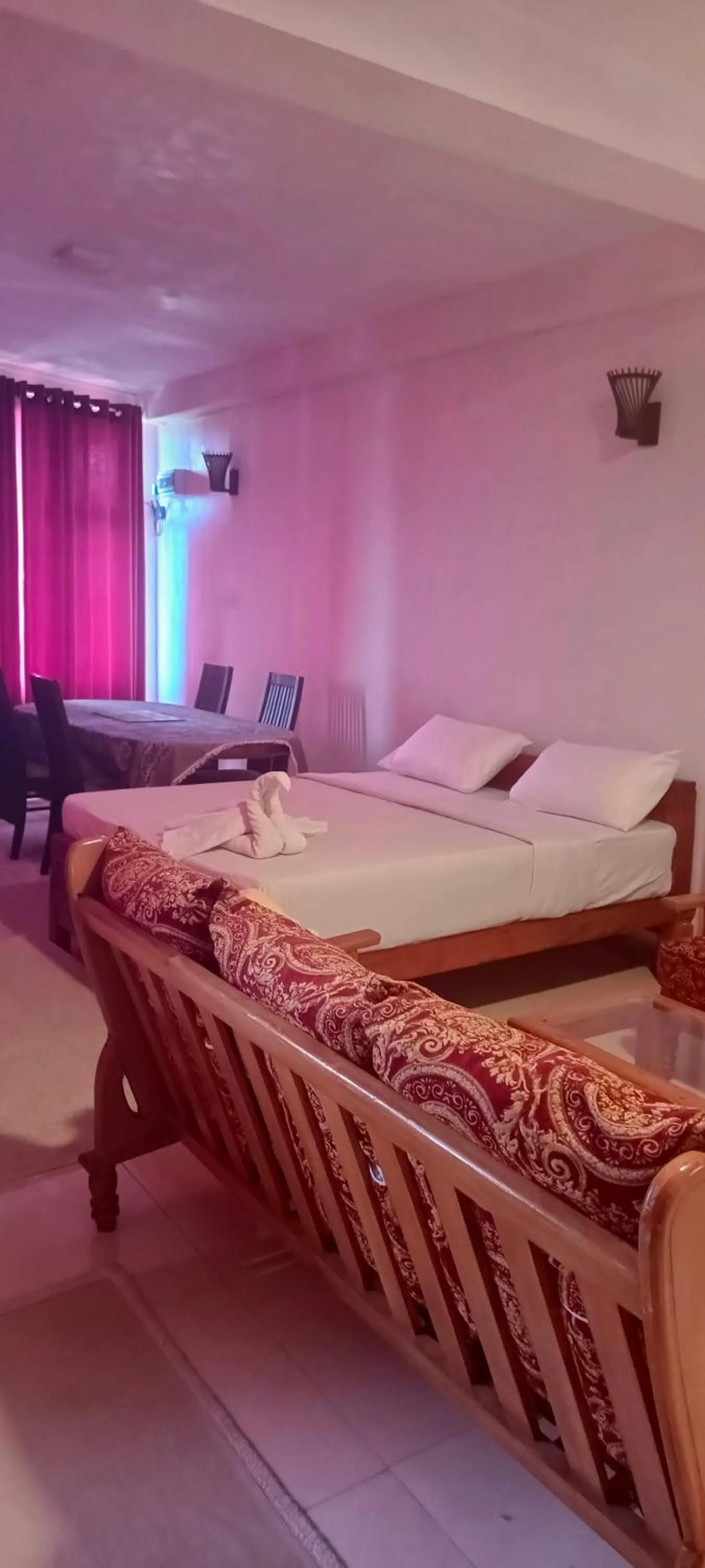 Bed in Adisham village home Haputale