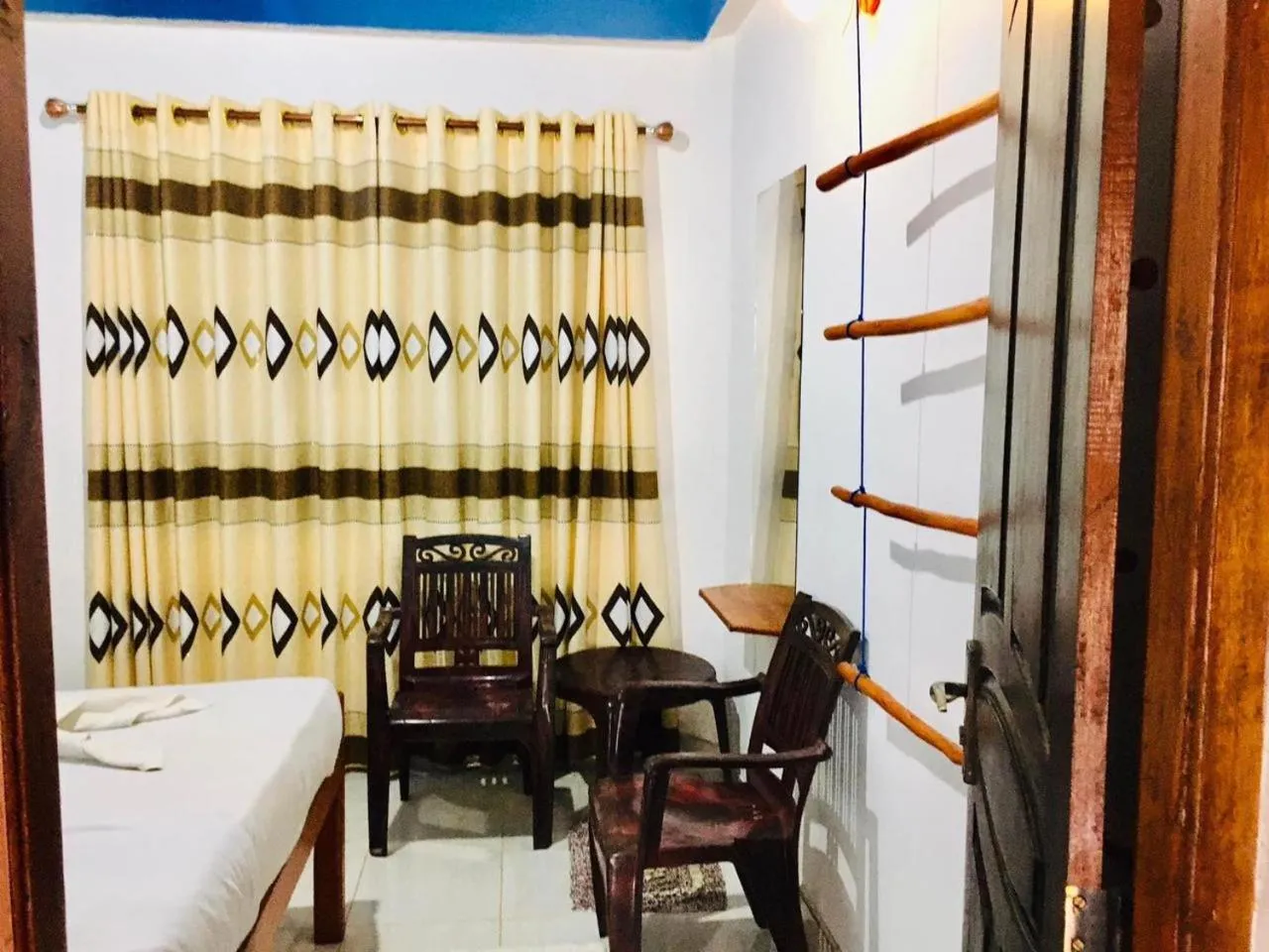 Bed in Adisham village home Haputale
