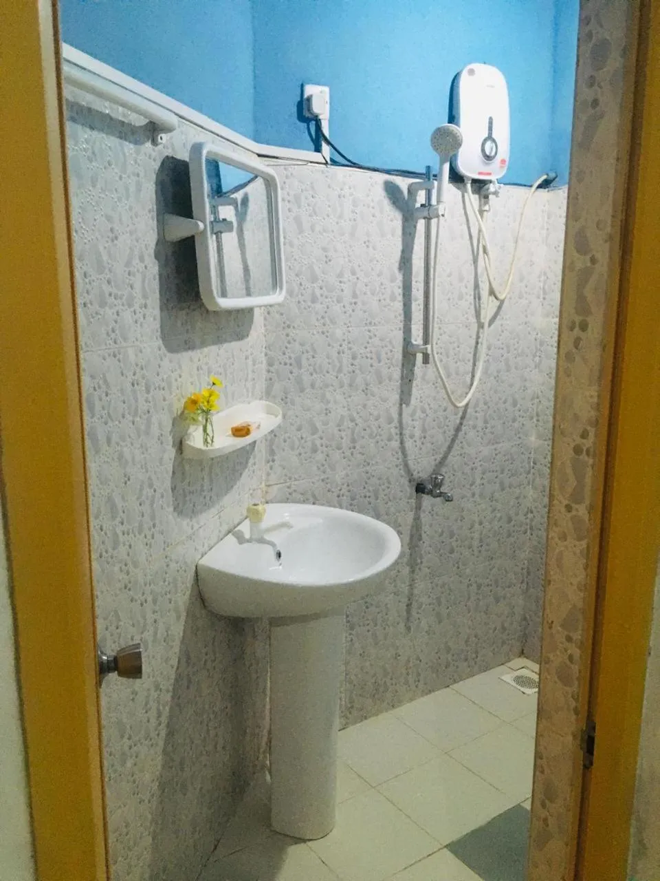 Shower in Adisham village home Haputale